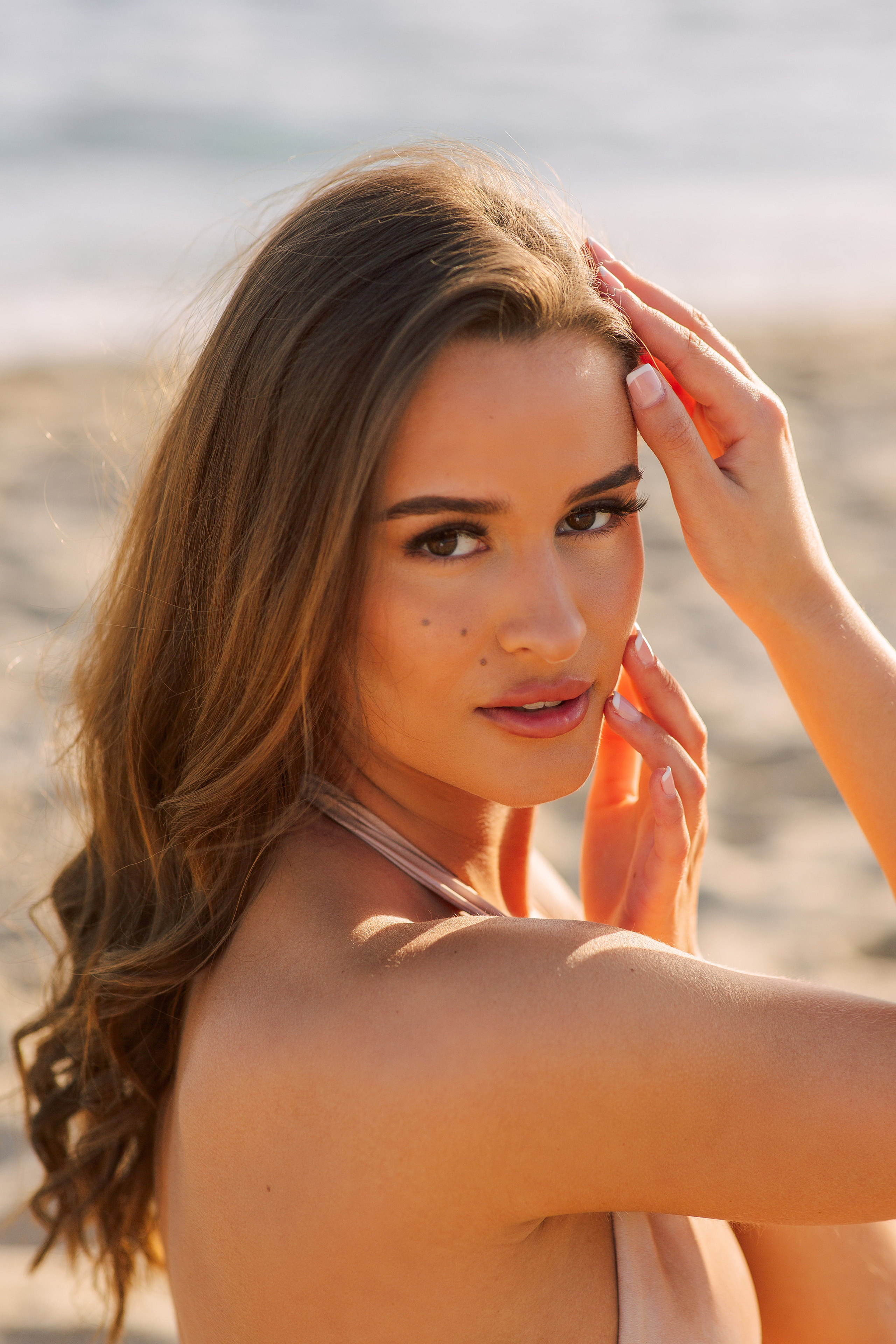 Фотосессия на пляже Клеопатры Алания. Закатная фотосессия на пляже Клеопатры в Алании — Алсу Девели. Фотограф в Алании в Турции, Аланья, Сиде, Белек, Анталия, Кемер, Конаклы, Окурджалар. Фотосъемки в Алании. Фотосессия в Алания.Алсу Девели