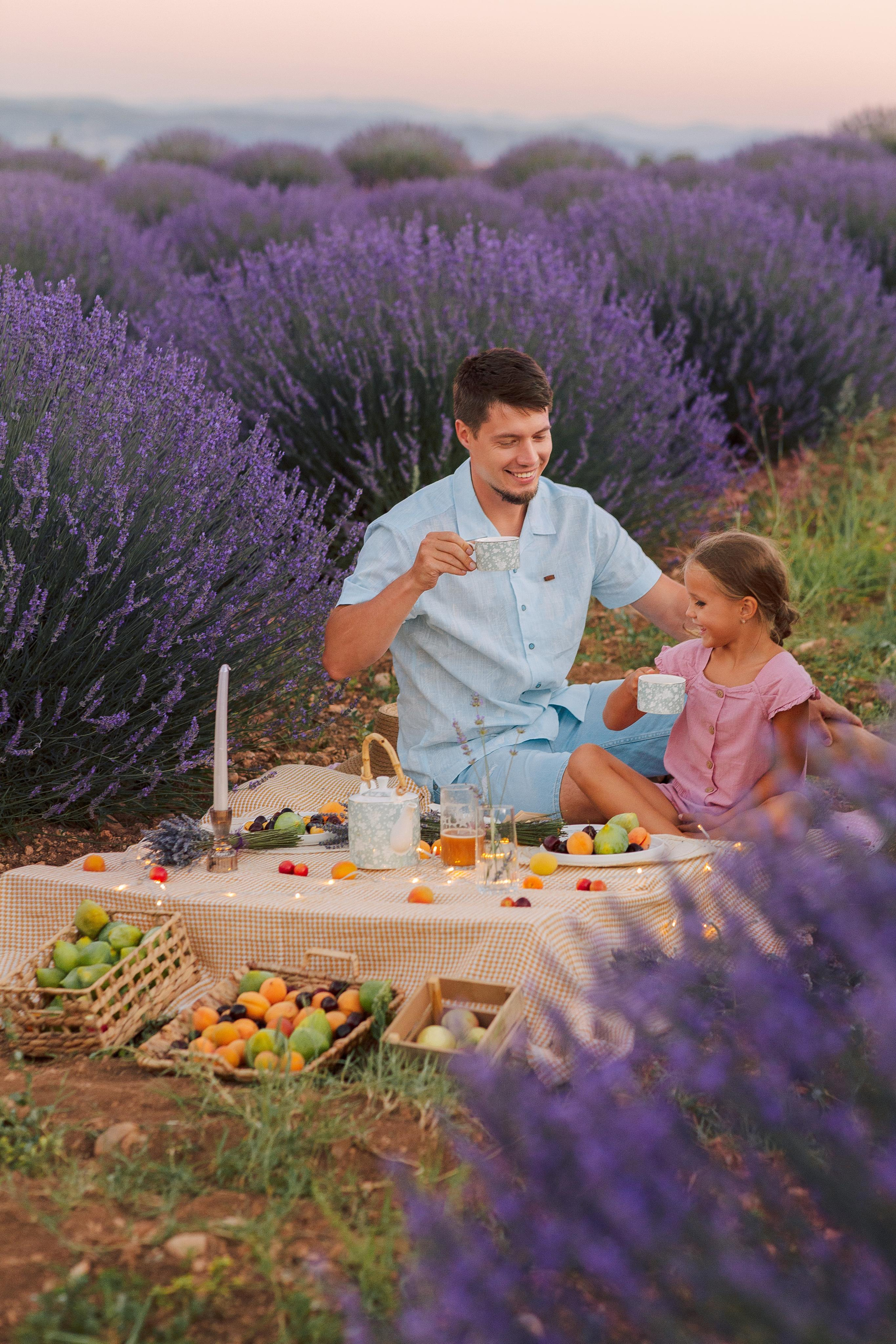 Family photo session in lavender fields. Professional Photographer in Alanya, Side, Belek, Antalya. Turkiye