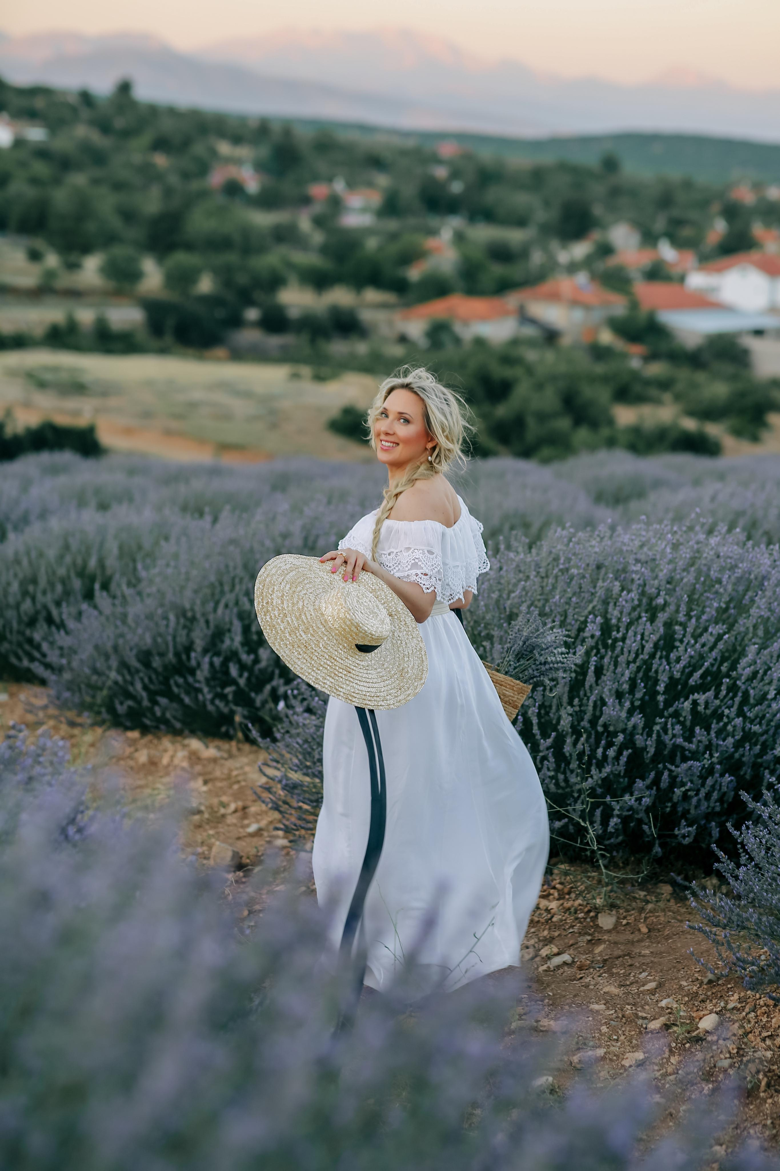 Photo session on the lavender field. Professional Photographer in Alanya, Side, Belek | Alsu Develi  Wedding, Family and portrait photo sessions