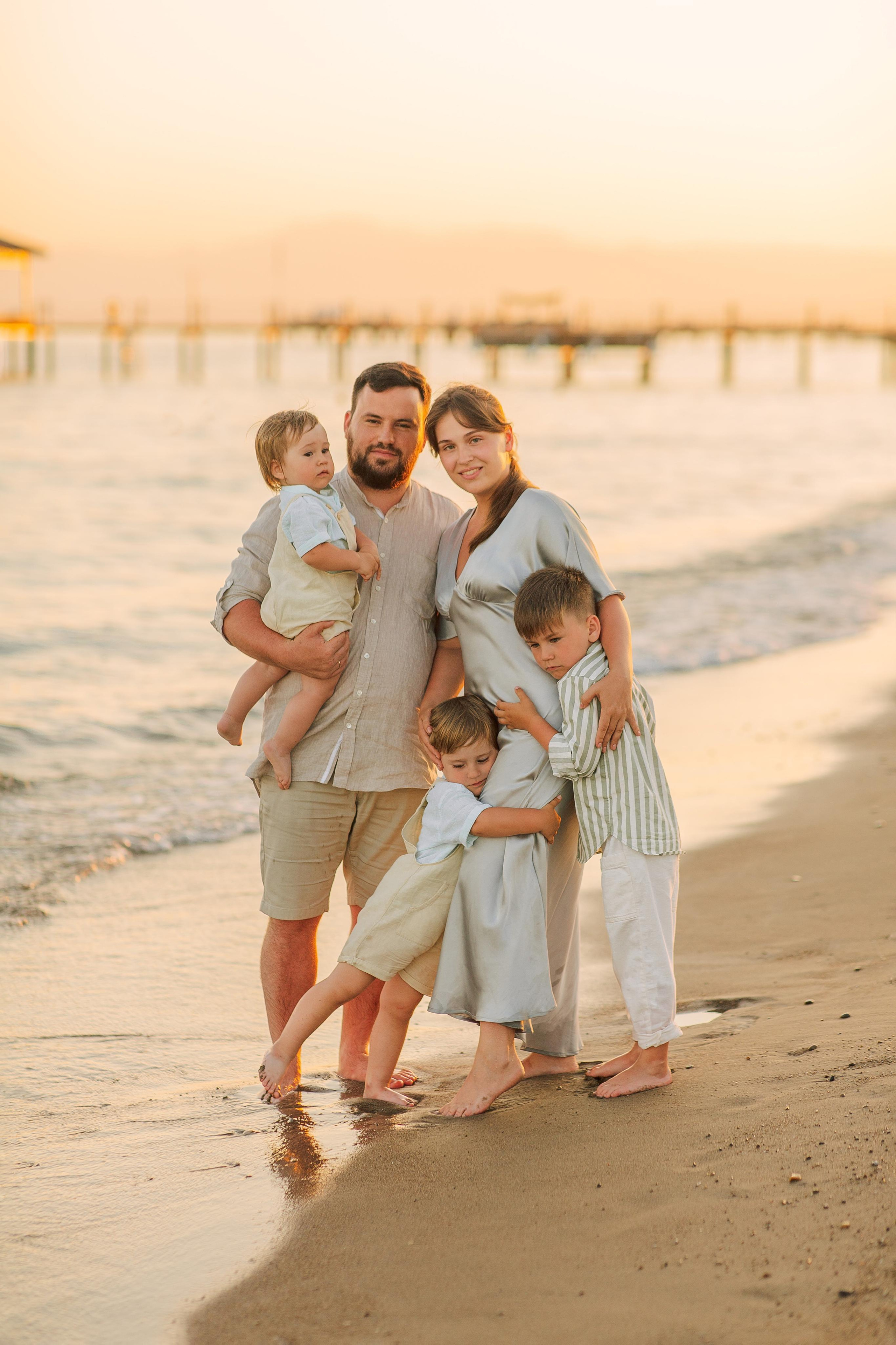 Семейная фотосессия на пляже в Белеке. Фотограф в Алании в Турции, Аланья, Сиде, Белек, Анталия, Кемер, Конаклы, Окурджалар. Фотосъемки в Алании. Фотосессия в Алания.Алсу Девели