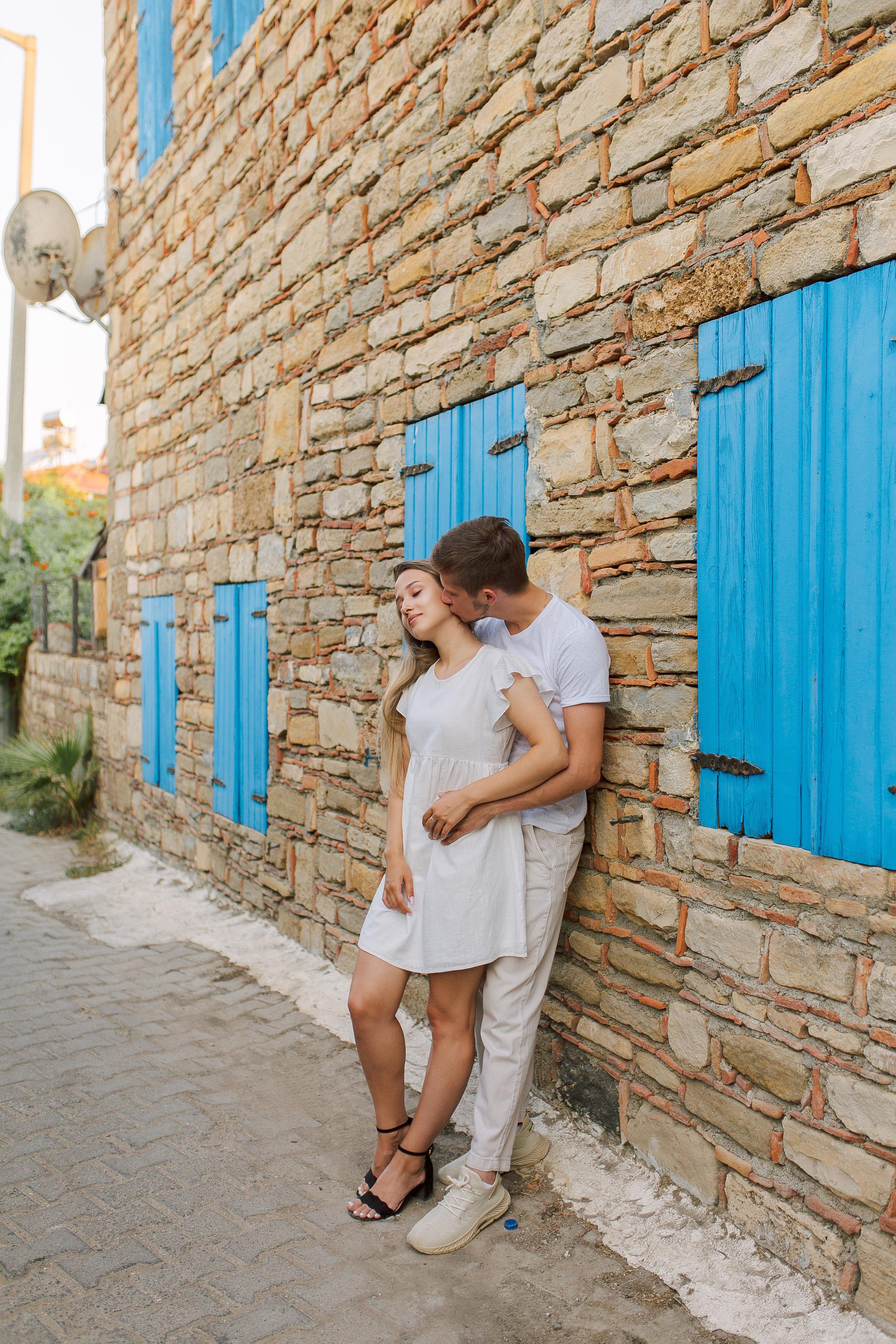Couple photo shoot in the ancient city of Side at sunrise. Professional Photographer in Alanya, Side, Belek | Alsu Develi  Wedding, Family and portrait photo sessions