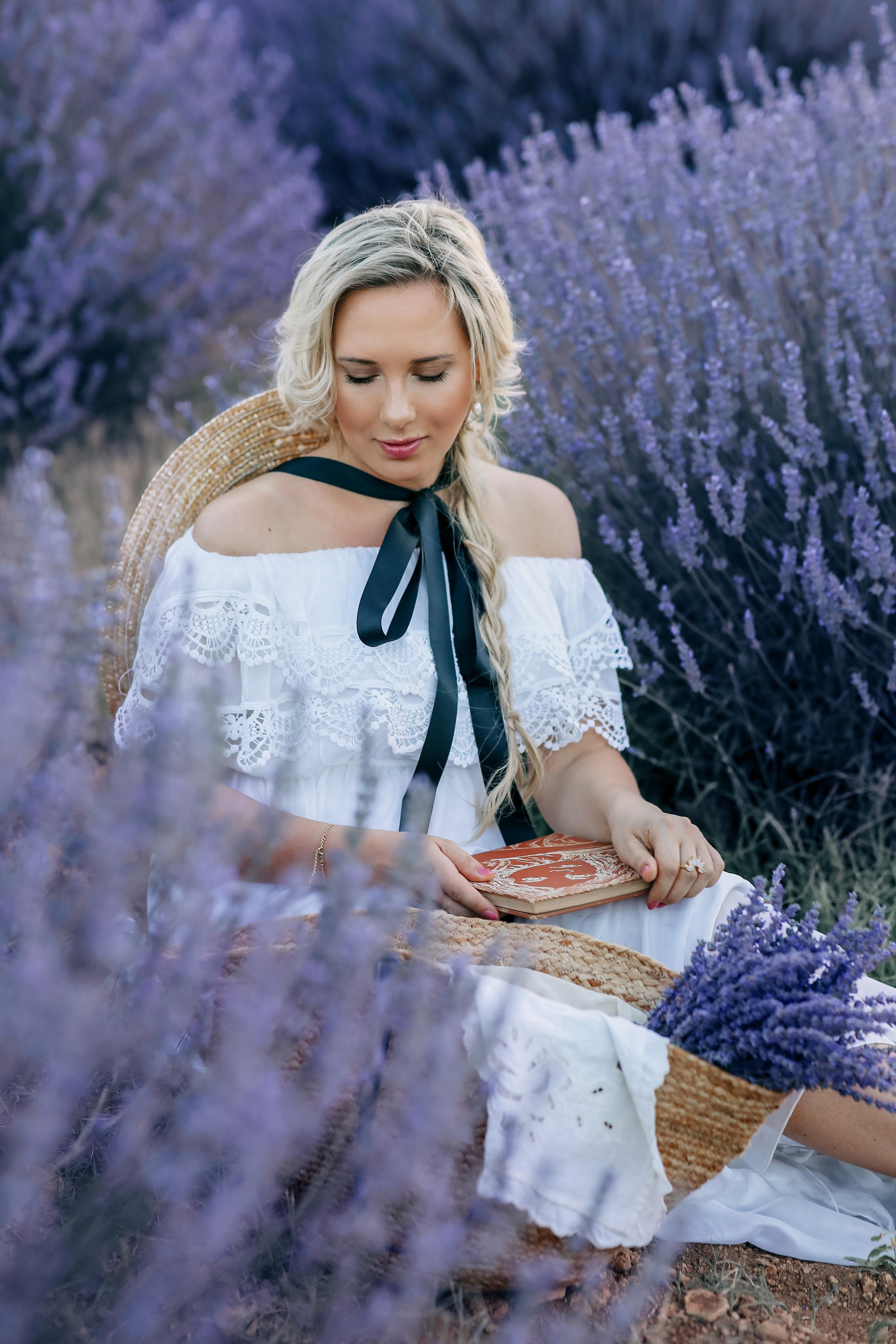 Photo session on the lavender field. Professional Photographer in Alanya, Side, Belek | Alsu Develi  Wedding, Family and portrait photo sessions