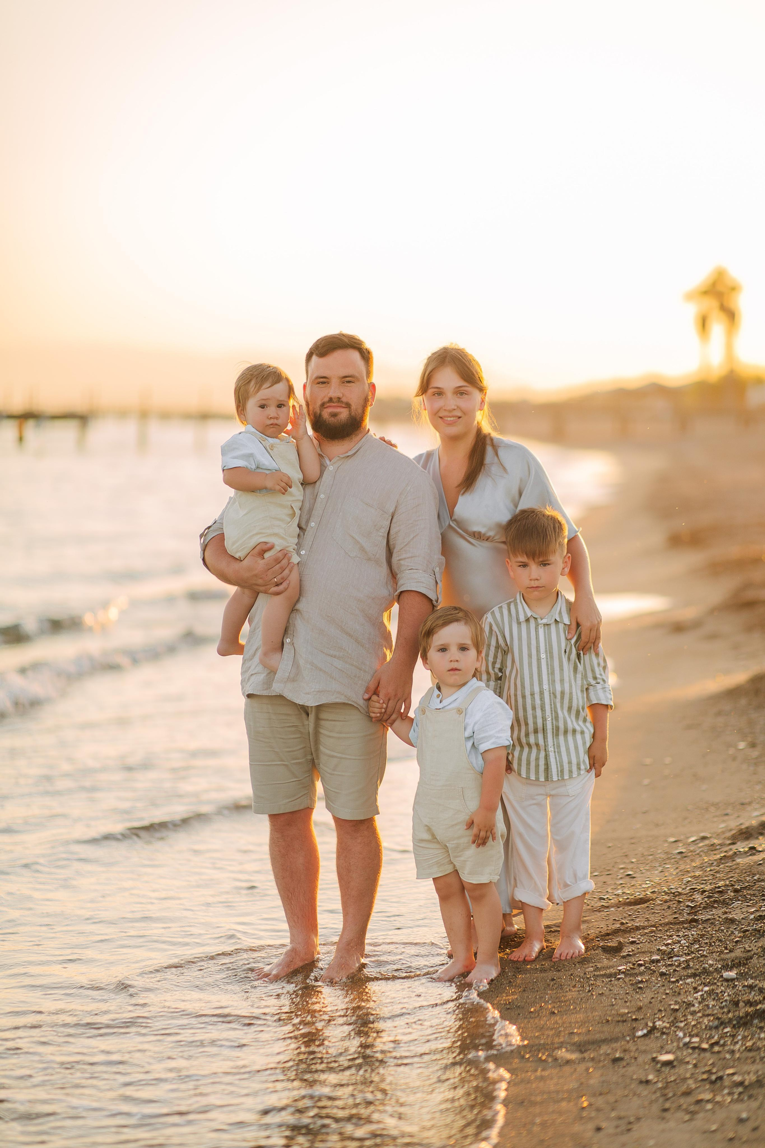 Семейная фотосессия на пляже в Белеке. Фотограф в Алании в Турции, Аланья, Сиде, Белек, Анталия, Кемер, Конаклы, Окурджалар. Фотосъемки в Алании. Фотосессия в Алания.Алсу Девели