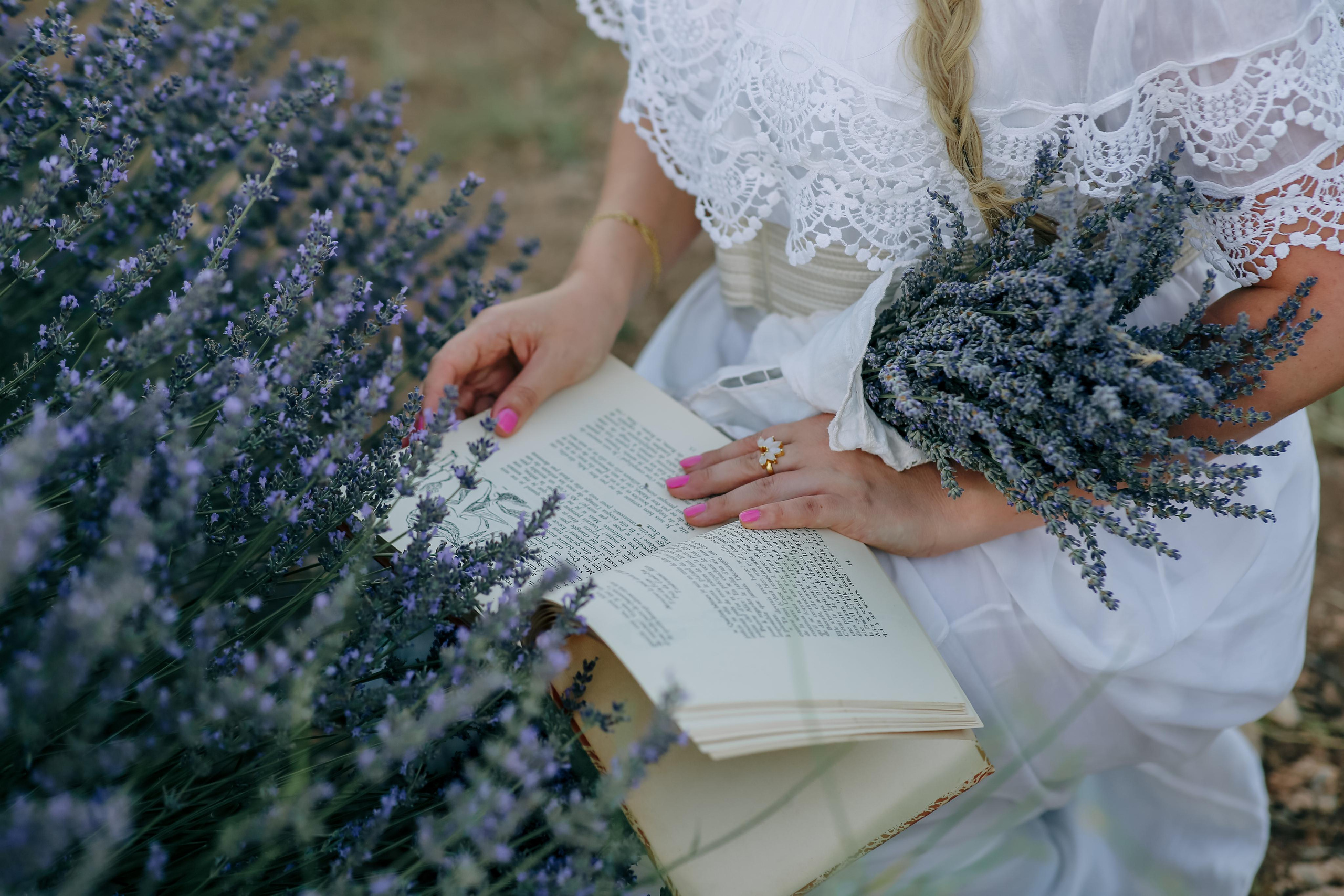 Photo session on the lavender field. Professional Photographer in Alanya, Side, Belek | Alsu Develi  Wedding, Family and portrait photo sessions