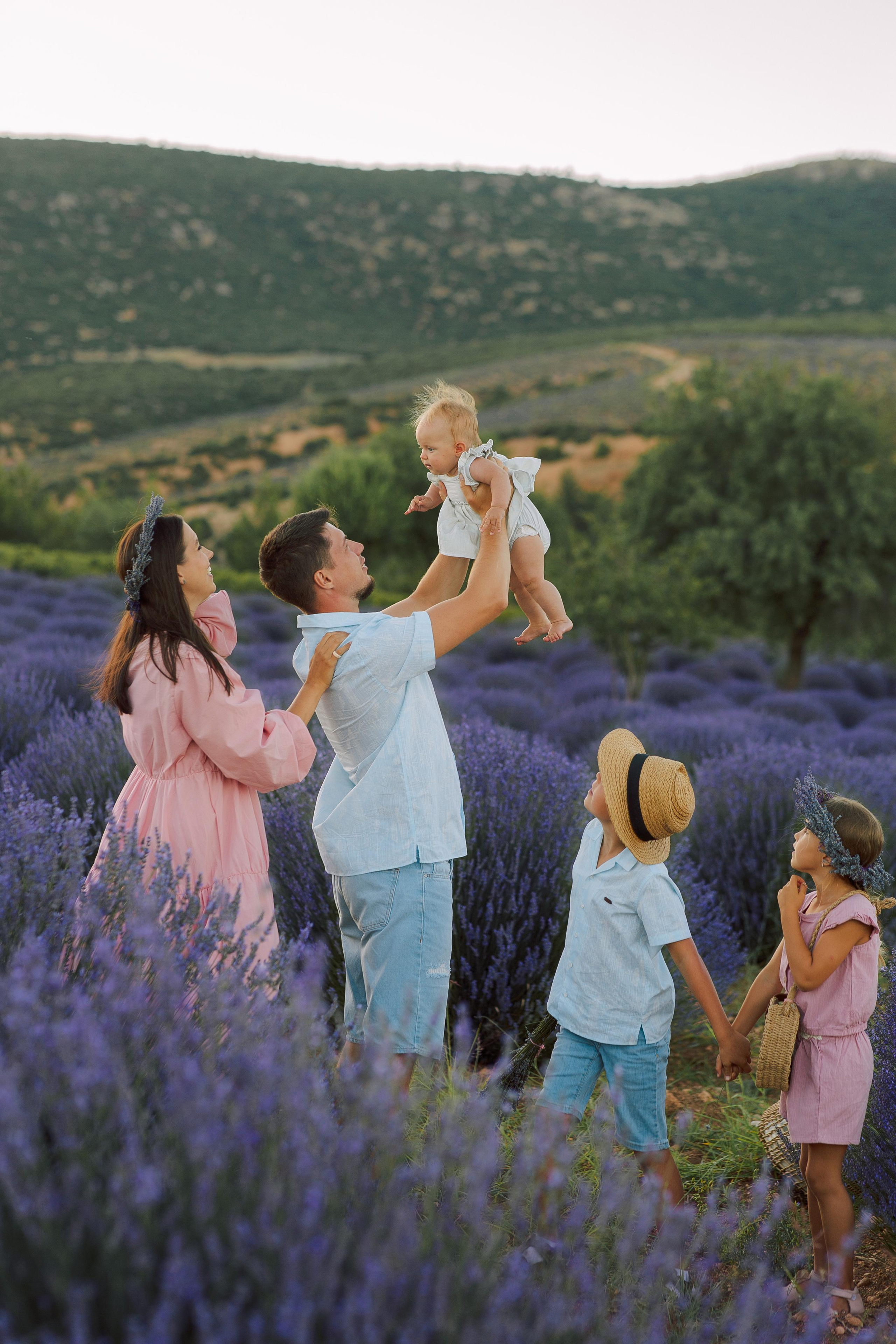 Family photo session in lavender fields. Professional Photographer in Alanya, Side, Belek, Antalya. Turkiye