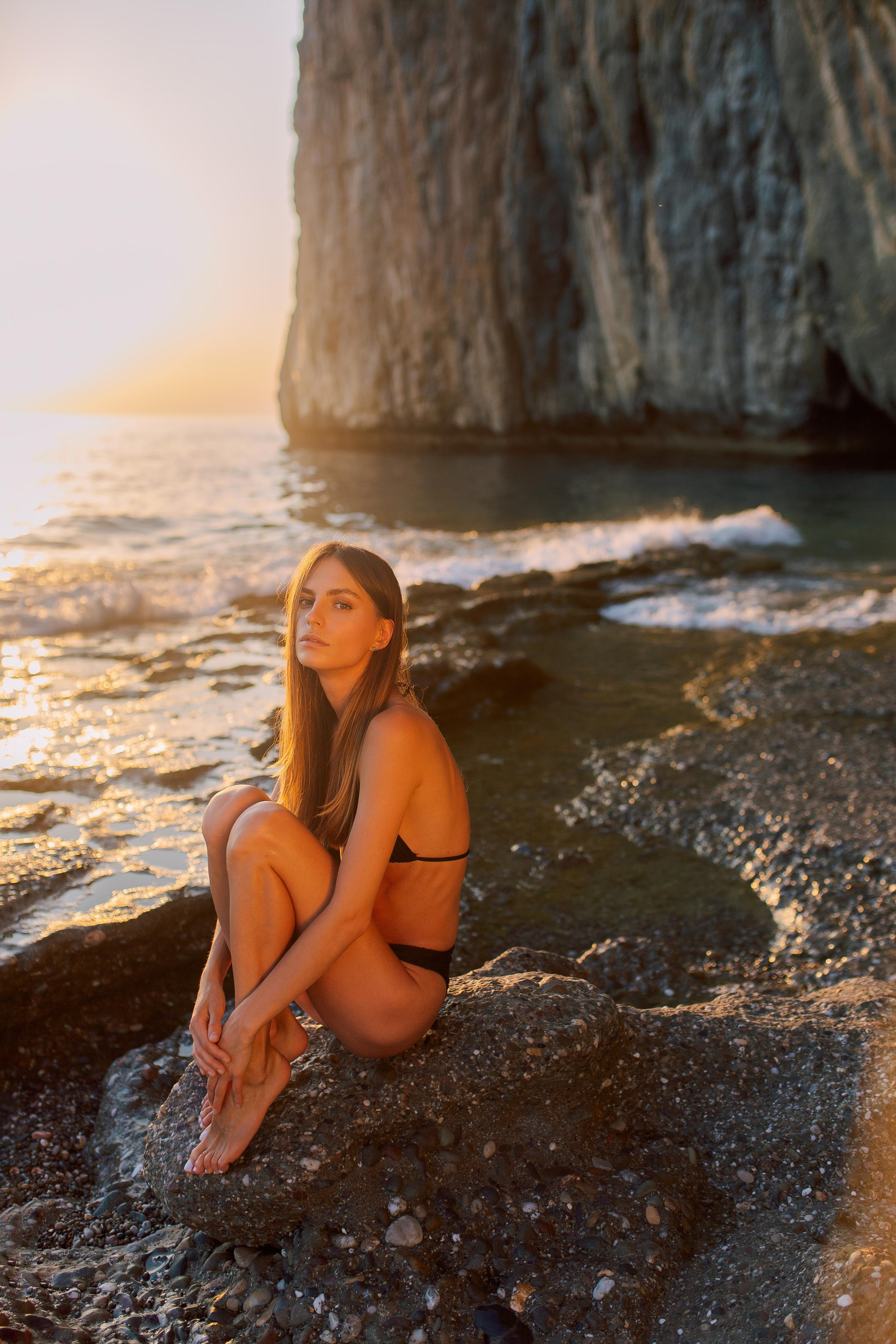 КРАСНЫЙ ПЛЯЖ KIZILIN BEACH В ГАЗИПАШЕ. выздная фотосессия газипаша.Фотограф в газипаша. Фотосессия на стыке красной горы и моря на закате. Фотограф в Алании в Турции, Аланья, Сиде, Белек, Анталия, Кемер, Конаклы, Окурджалар. Фотосъемки в Алании. Фотосессия в Алания.Алсу Девели