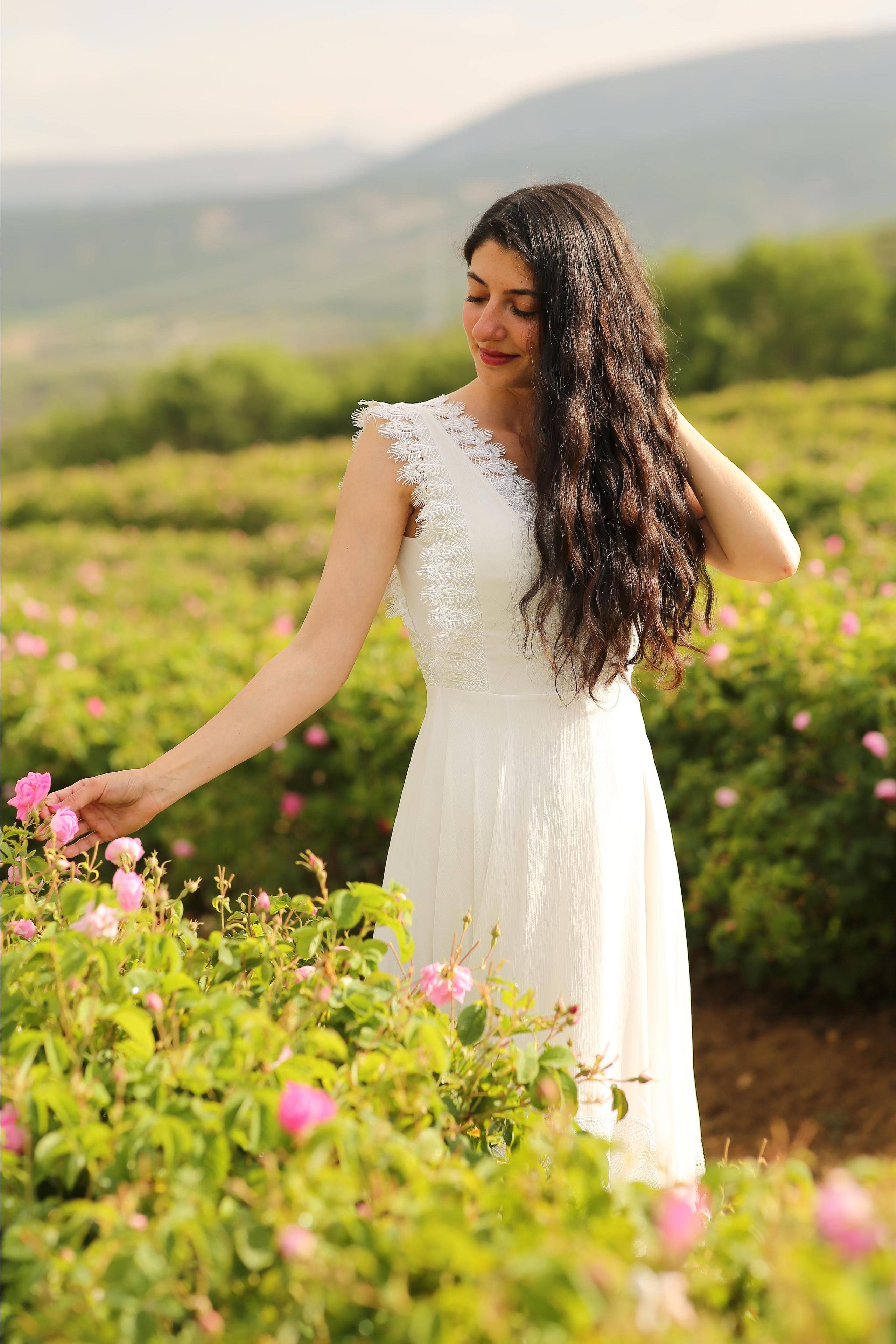 Фотосессия в розарии. Professional Photographer in Alanya, Side, Belek, Antalya. Turkiye