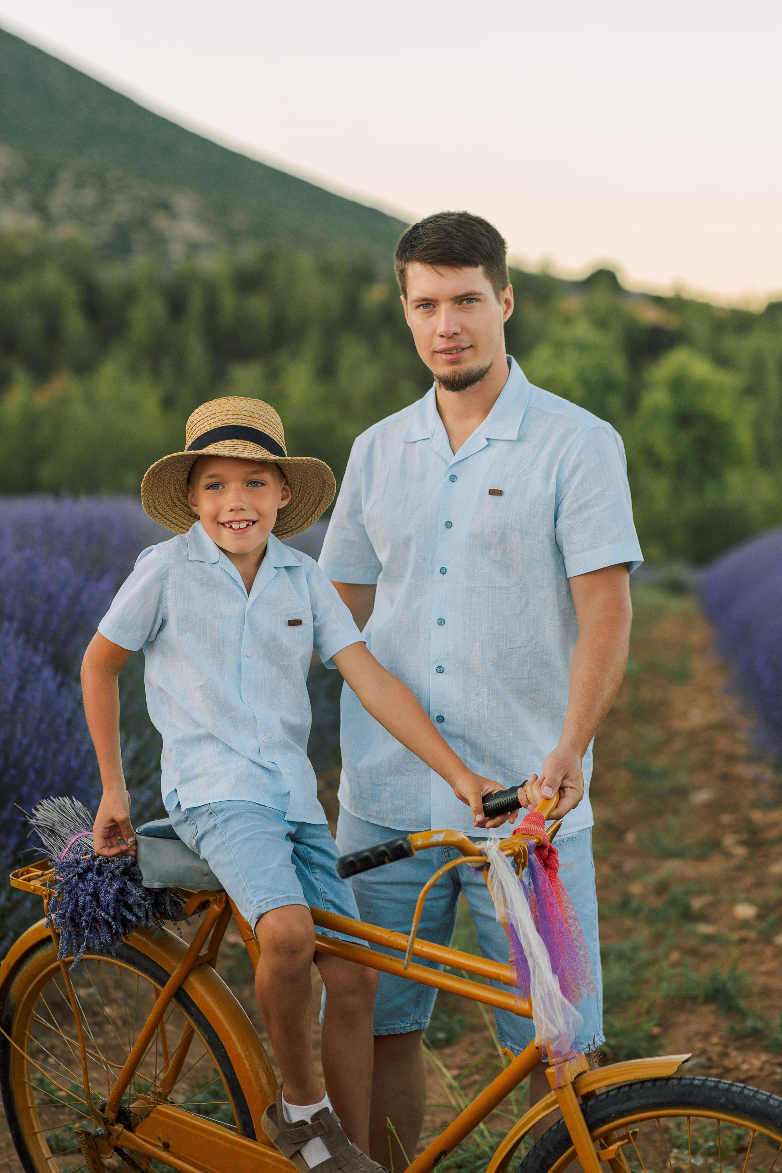 Family photo session in lavender fields. Professional Photographer in Alanya, Side, Belek, Antalya. Turkiye