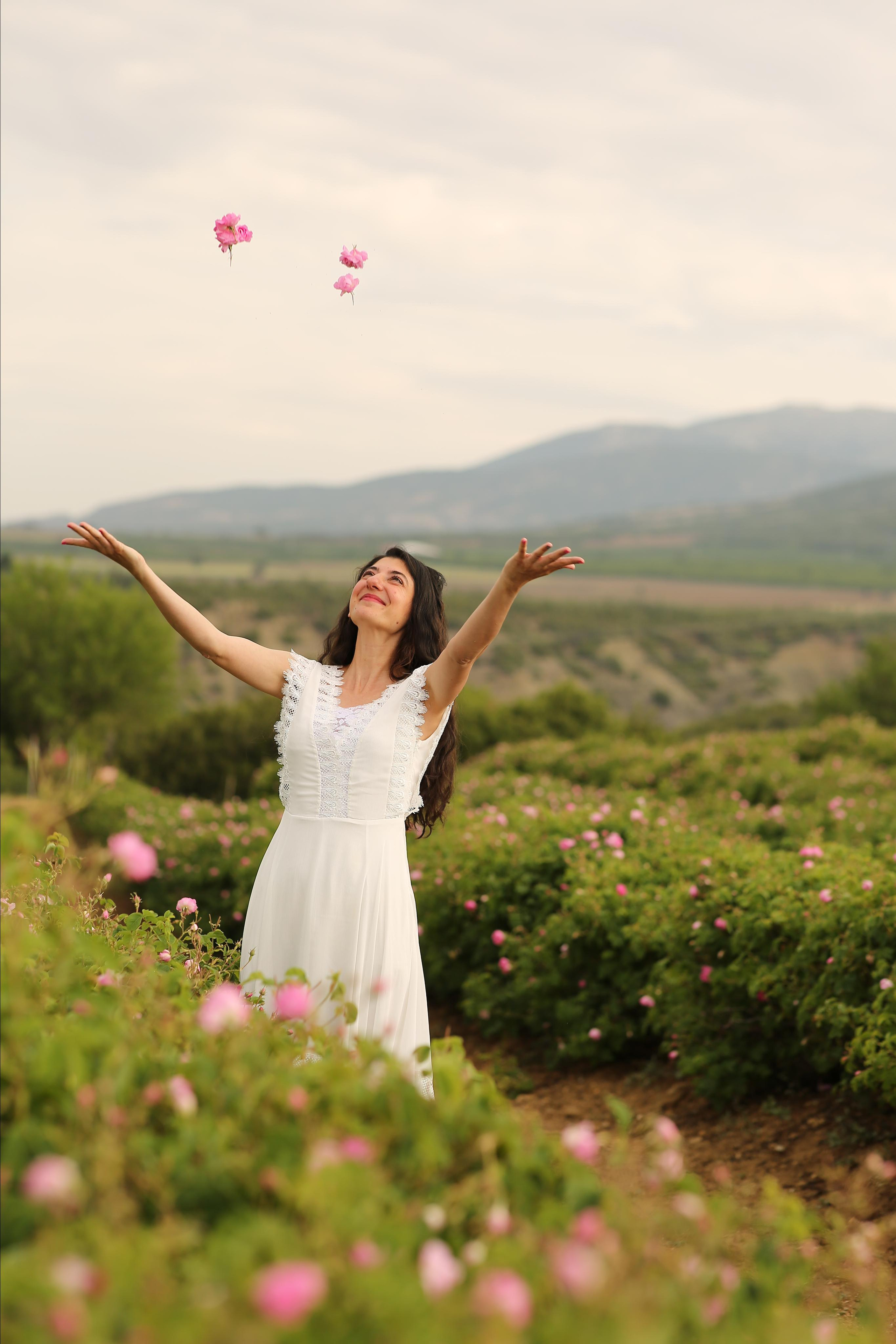 Фотосессия в розарии. Professional Photographer in Alanya, Side, Belek, Antalya. Turkiye