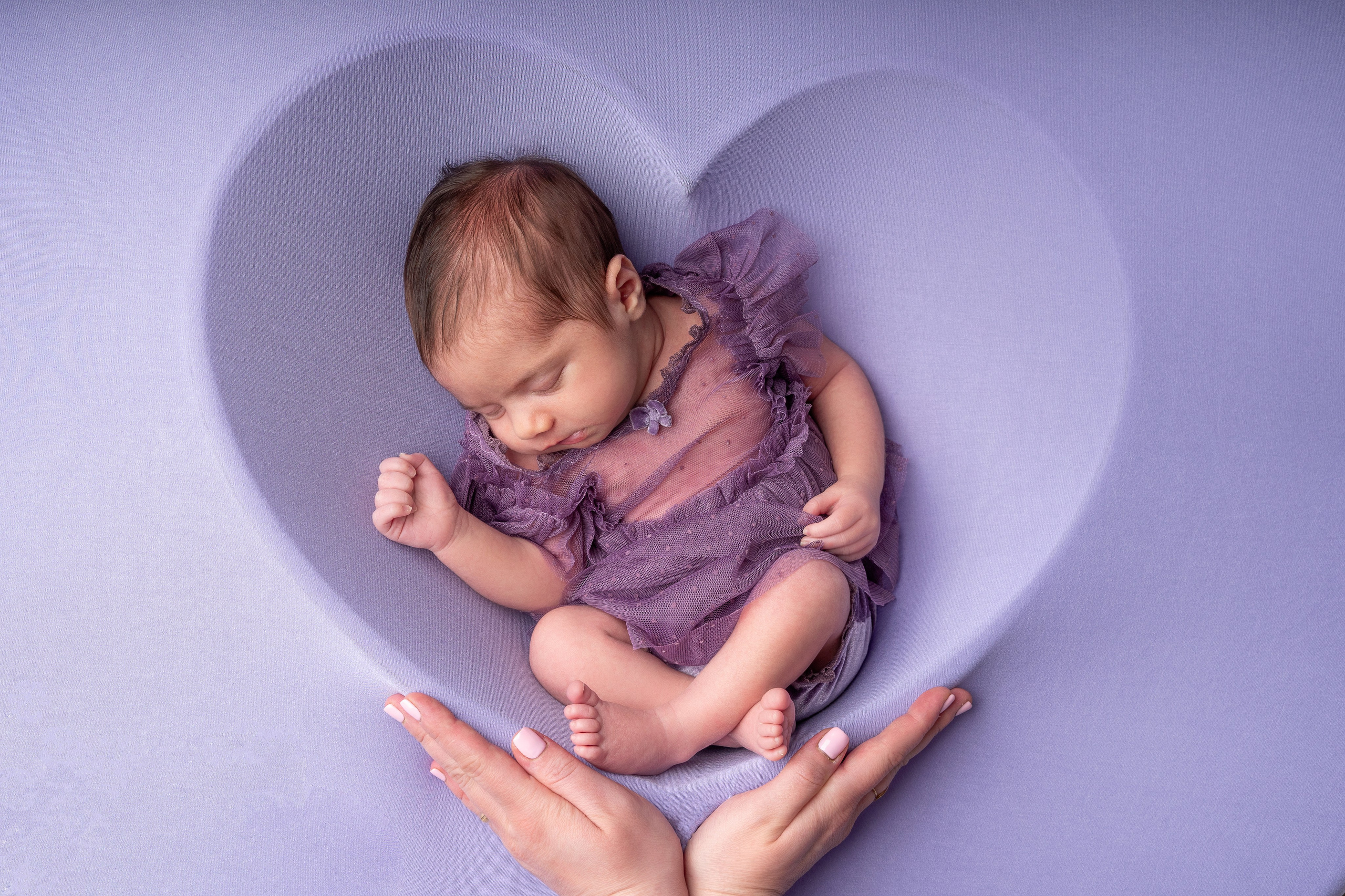 NEWBORN PORTFOLIO. Newborn Photographer and life casting in Dubai Dariya Saeed