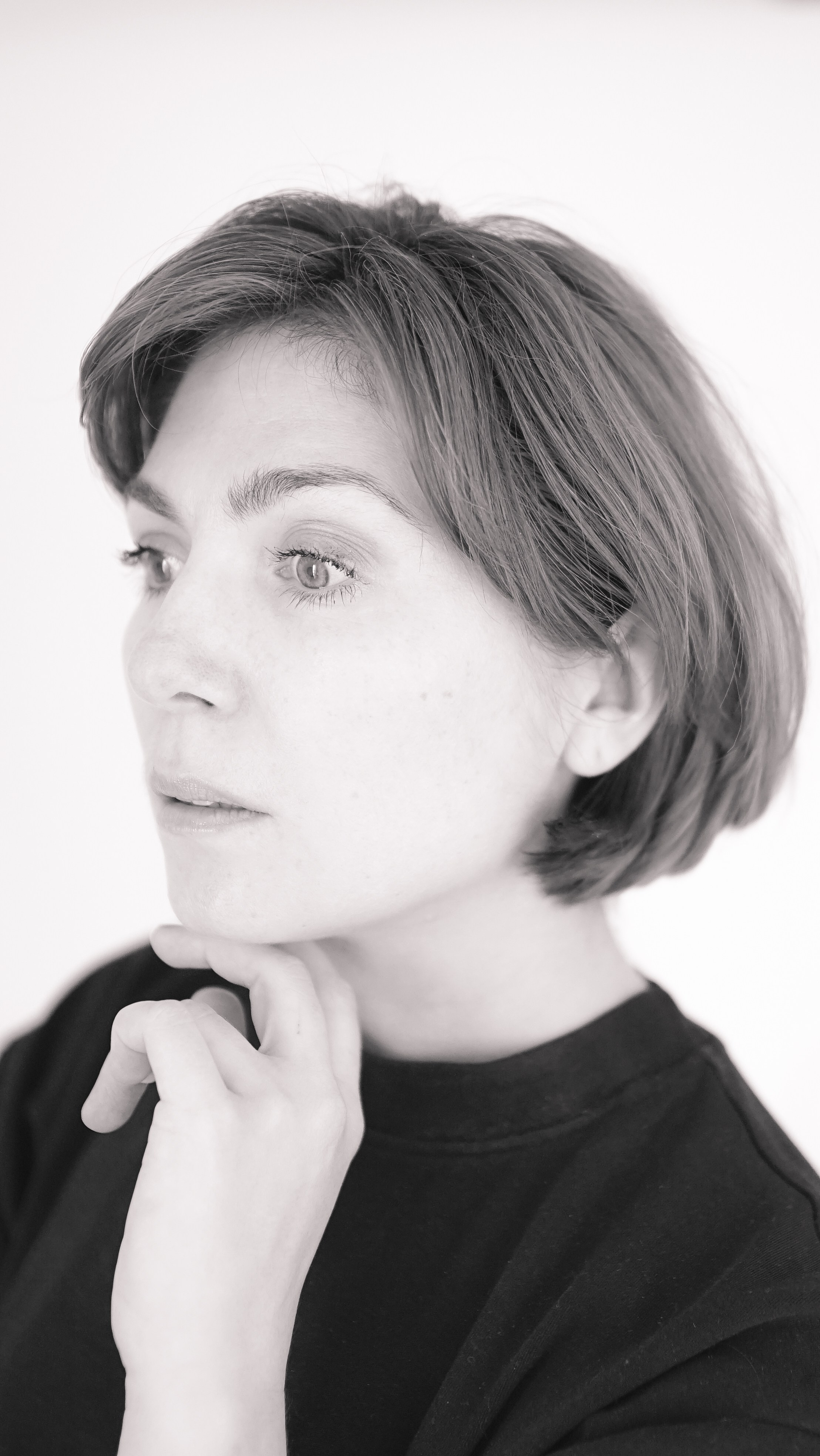 Fotografie de Portret Brașov | Artist Mădălina Beda. Madalina Beda- Artist vizual, fotograf, doula la nastere, consultant babywearing Brasov si in toata tara