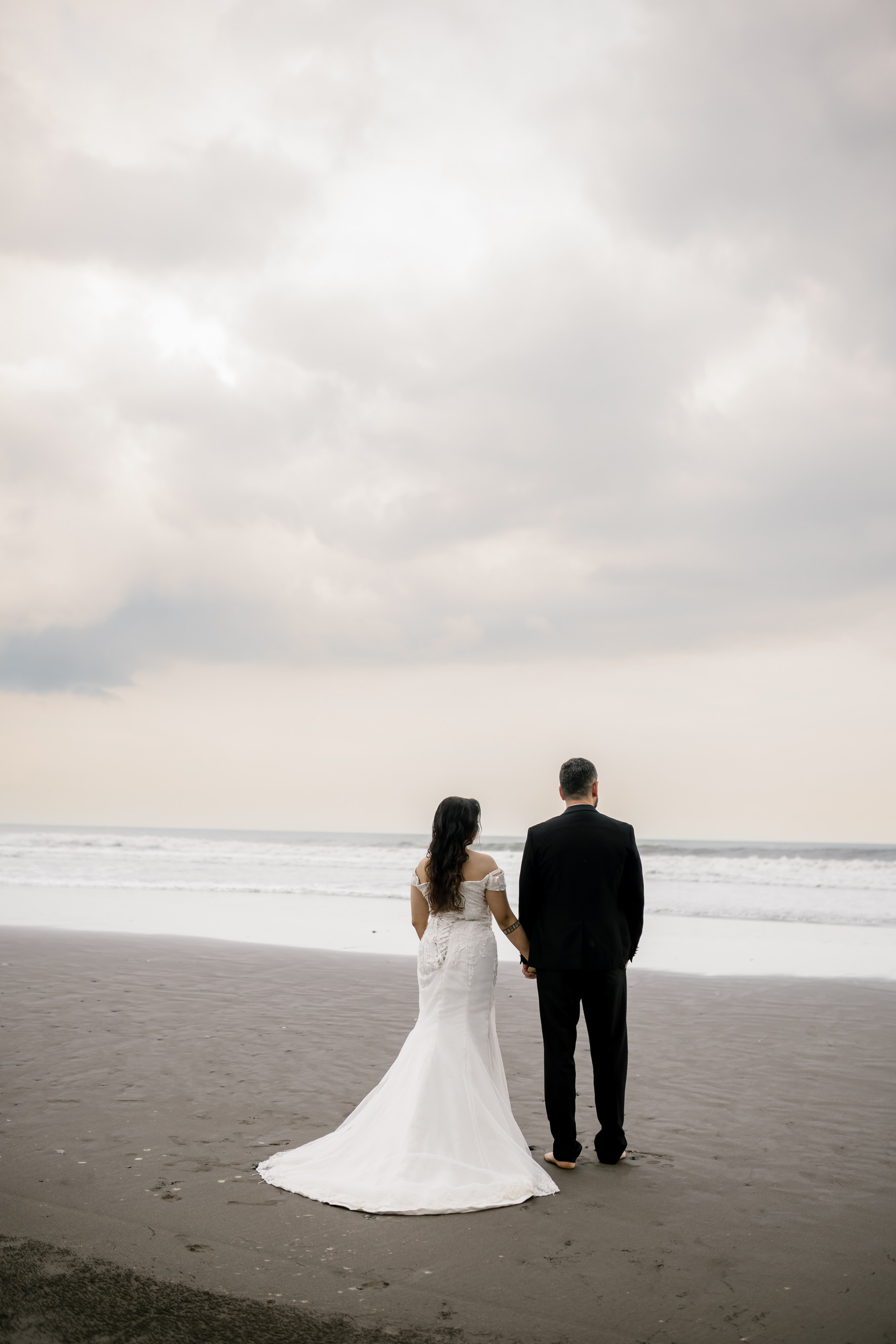 Honeymoon Photoshoot in Bali. Female Photographer in Bali