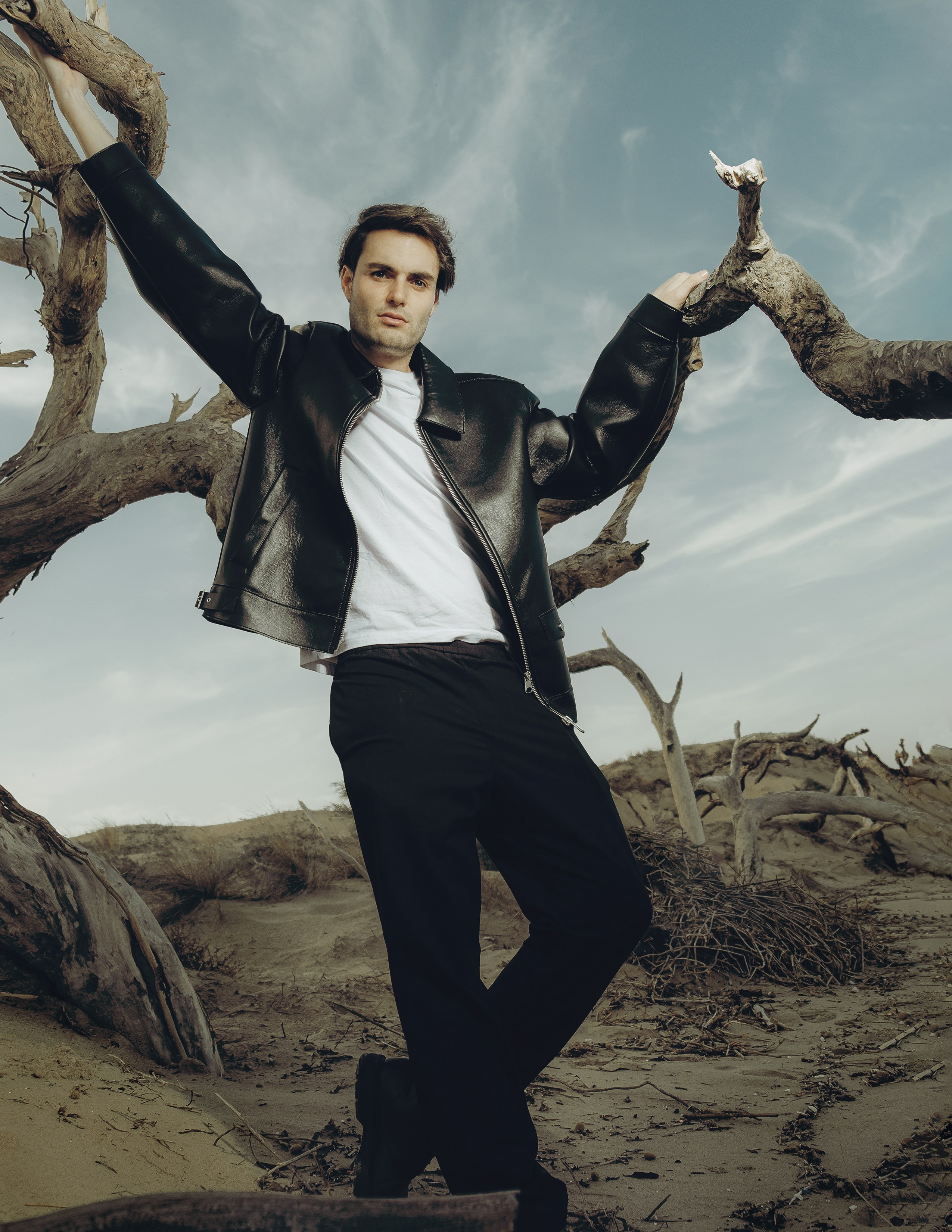 Фотосессия для актера Jaime Medina в дюнах — фотограф Андрей Луковников, Испания (Гуардамар, Аликанте, Торревьеха)