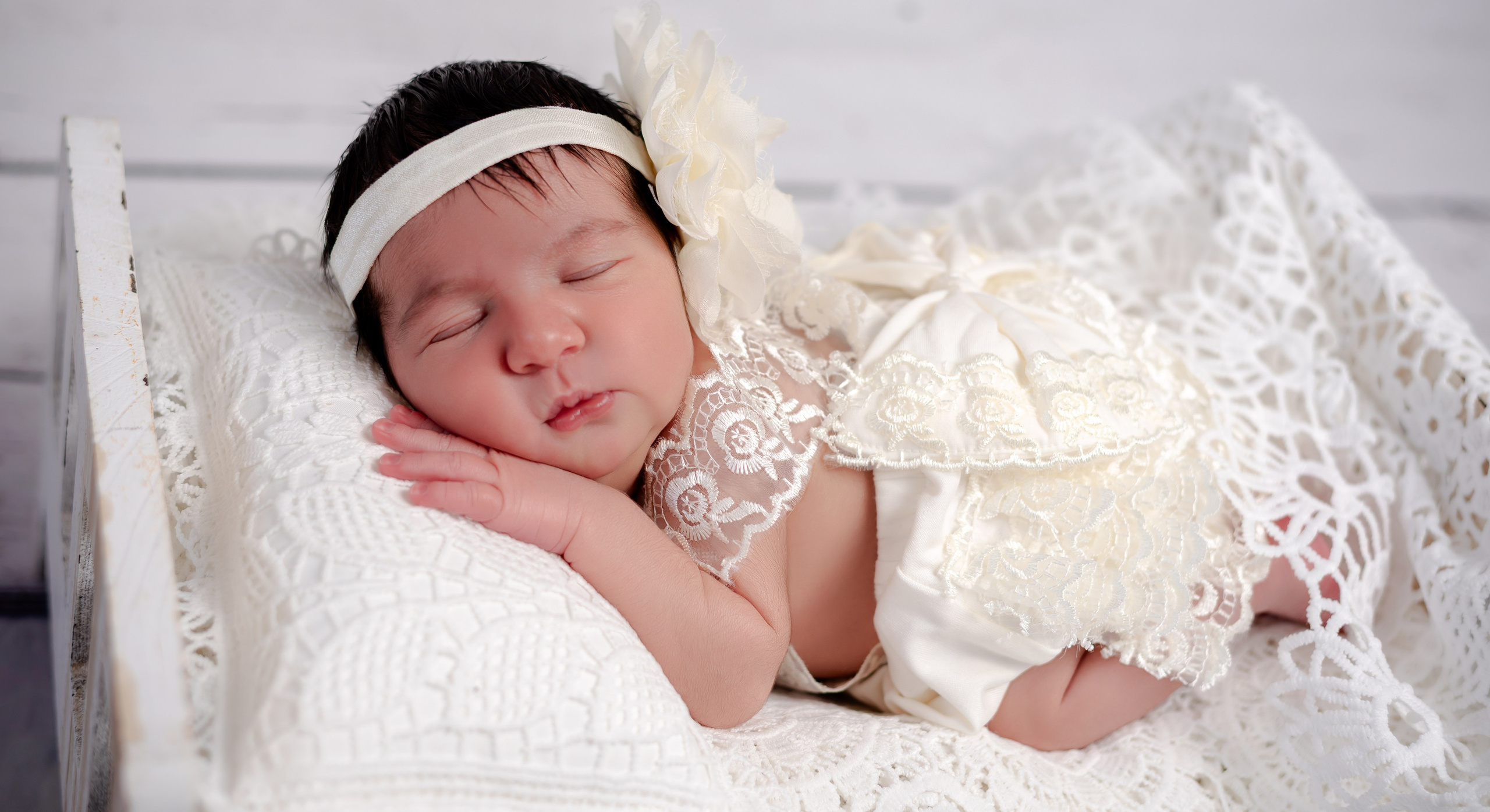 Newborn Photoshoot. Professional Photograher, Antwerpen/Belgium