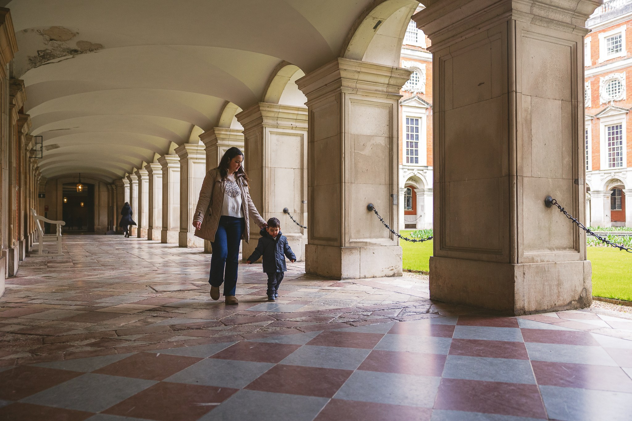 Exploring the Museum with Ana Paula, Thiago & Leo. Giandamorgana