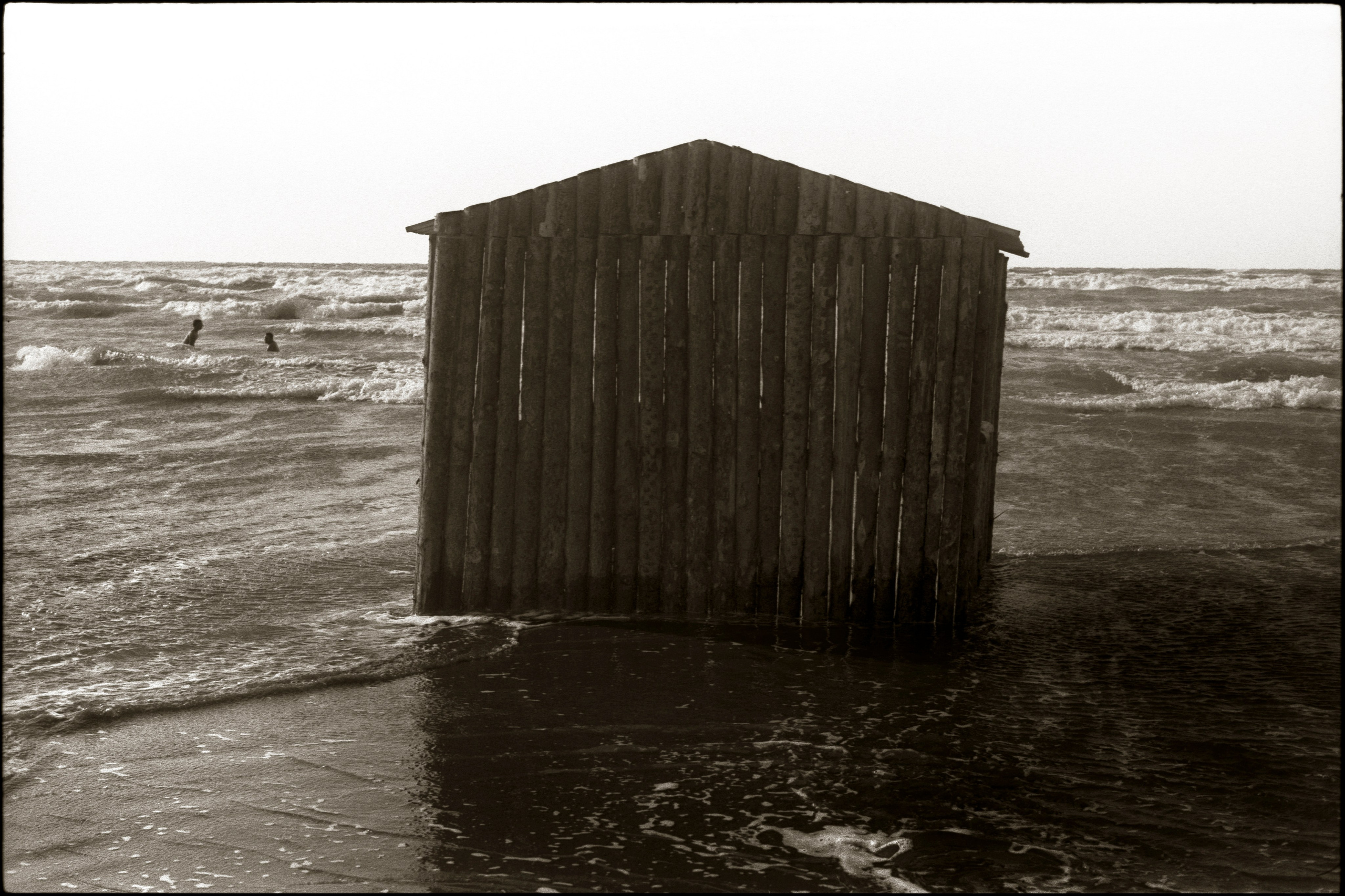 House on the waves.  Novkhany, 2015