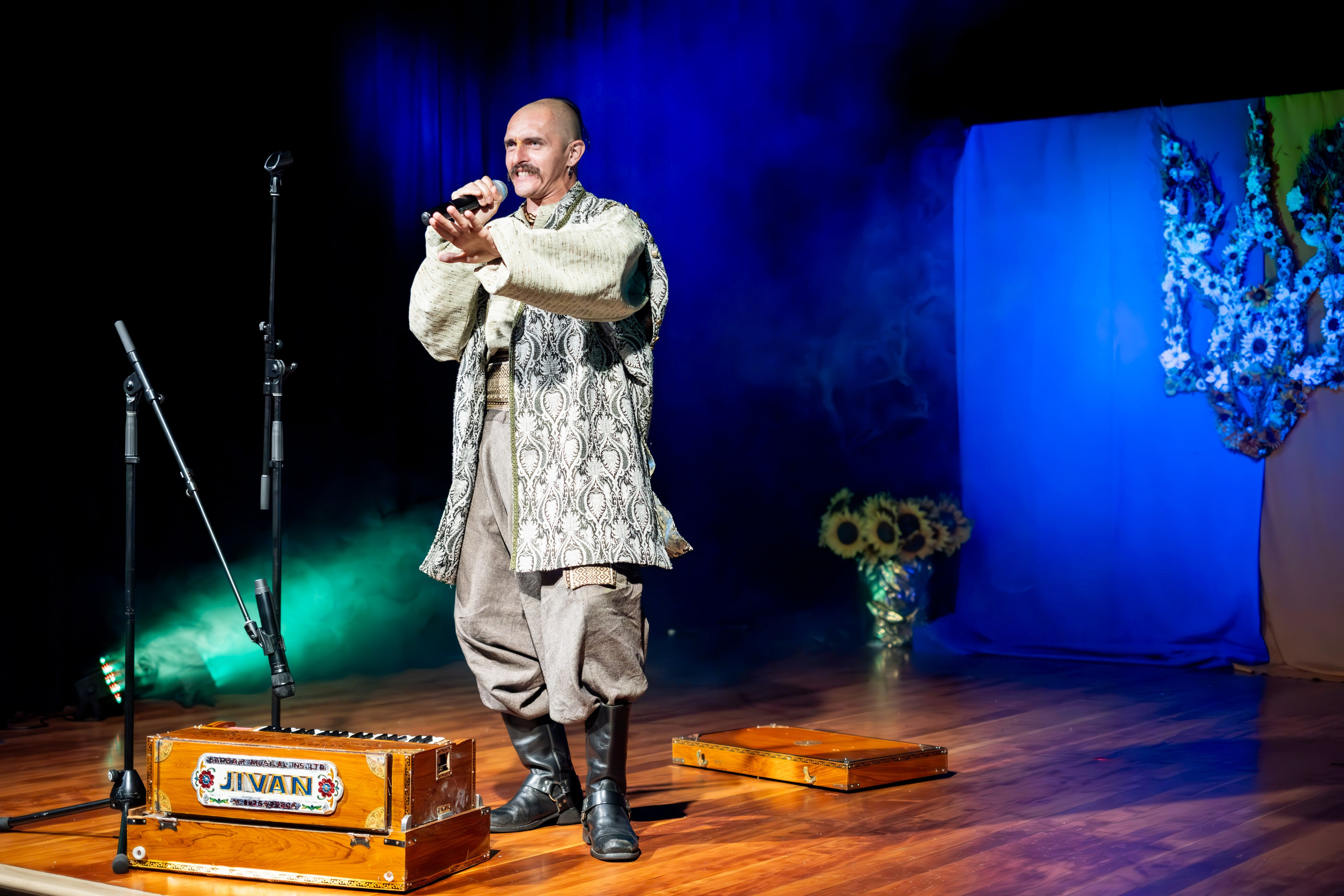 KOZAK SIROMAHA. Reportage concert portrait photography in the San Francisco Bay Area