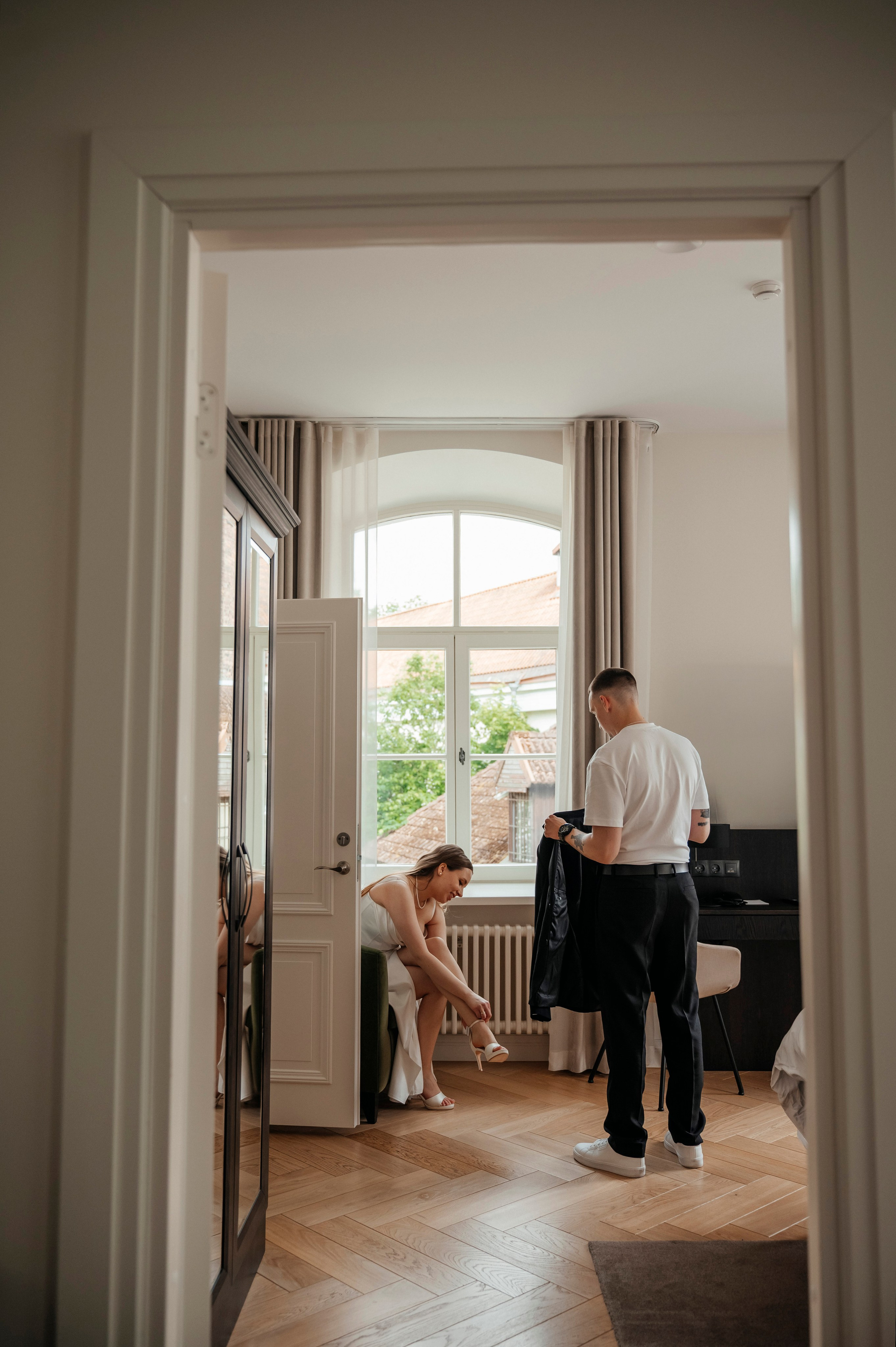 At the Old Hotel. Photographer Tallinn — Wedding | Family | Love Story