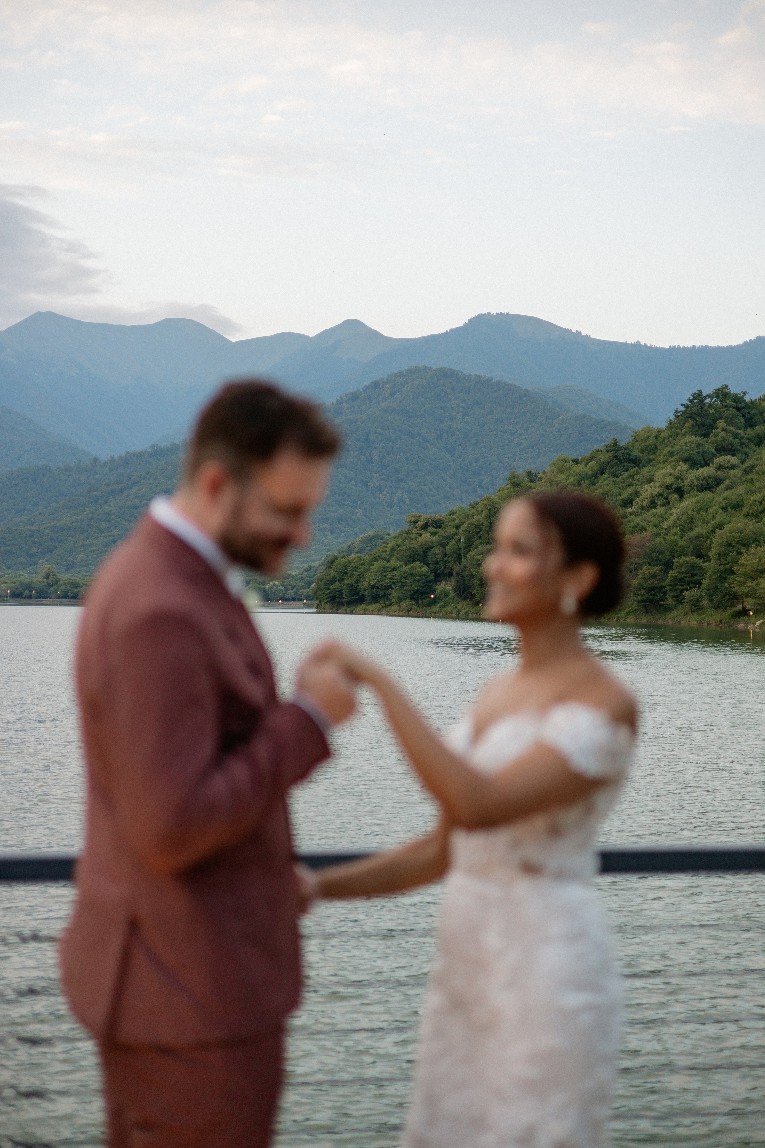 Thesakaya and Kevin. Photographer Anna Nazarenko