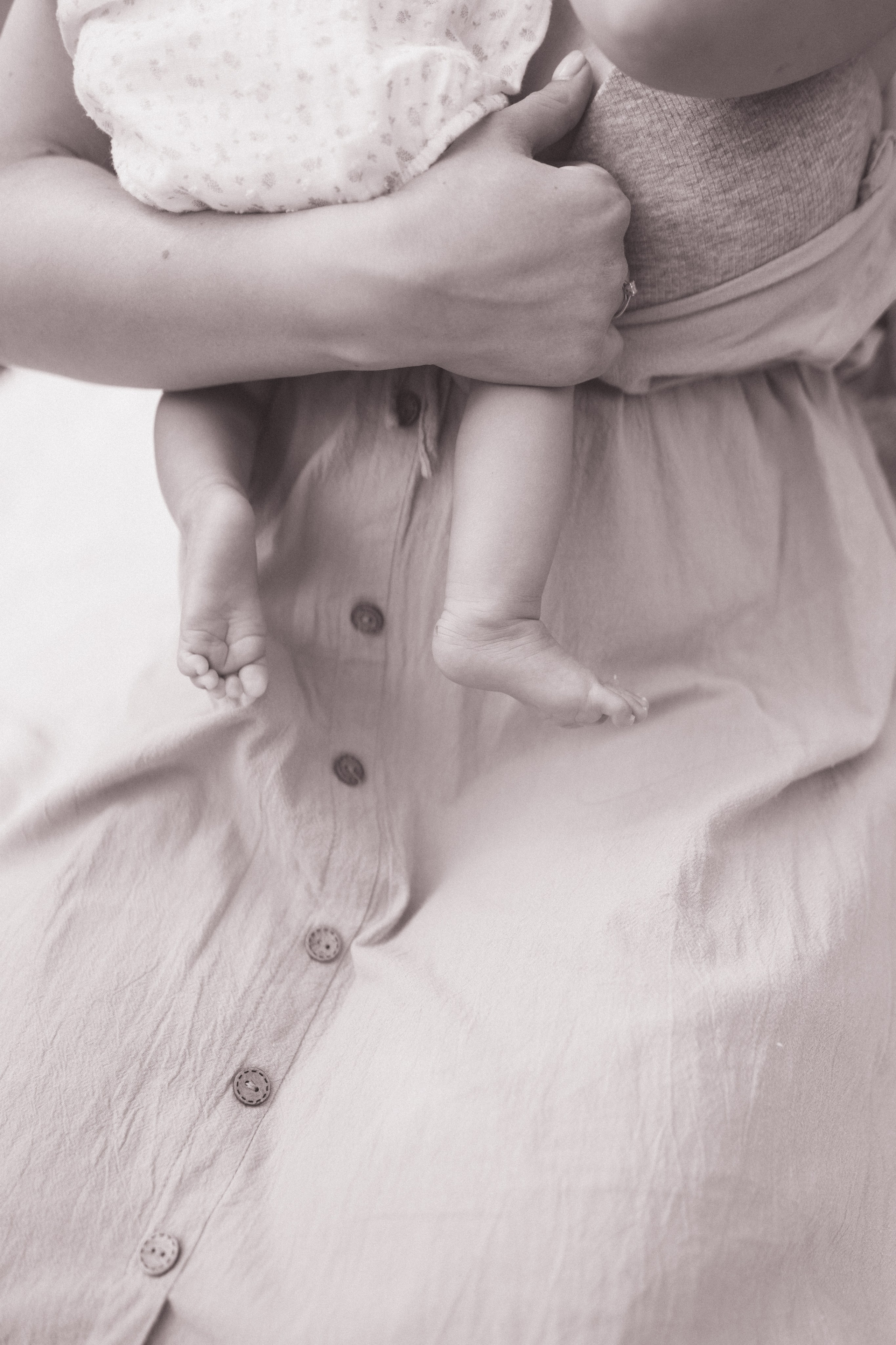 Mother Earth: Proiect de Fotografie Maternitate | Mădălina Beda. Madalina Beda- Artist vizual, fotograf, doula la nastere, consultant babywearing Brasov si in toata tara