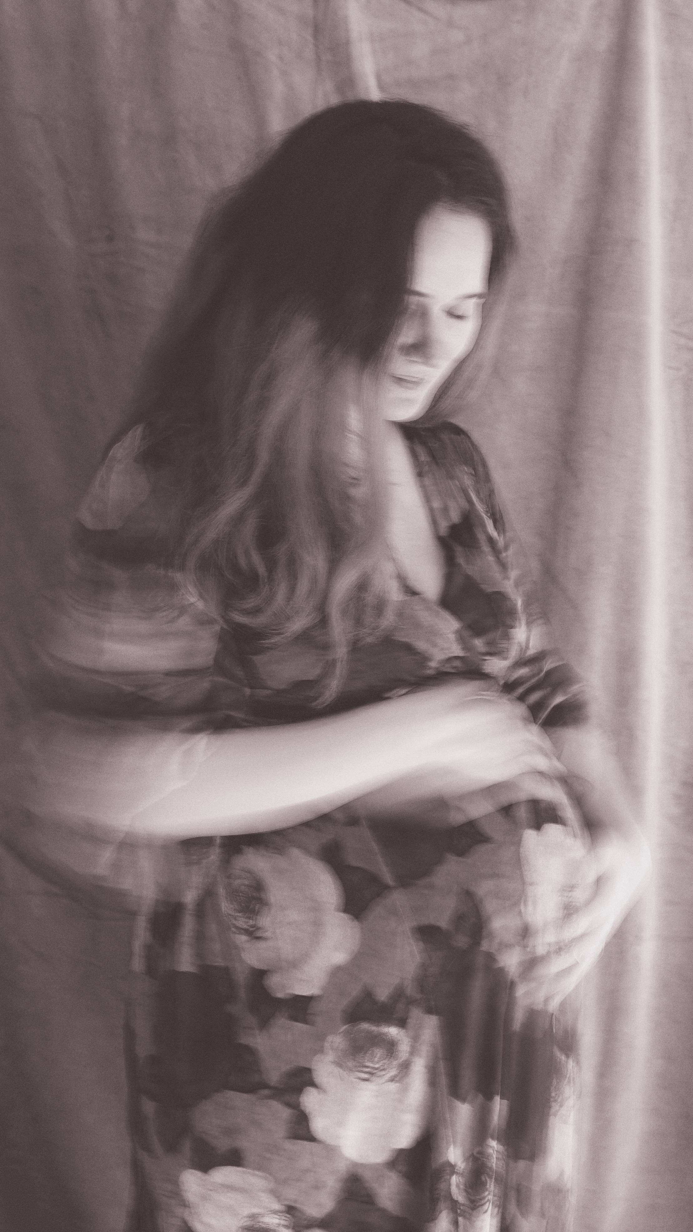 Mother Earth: Proiect de Fotografie Maternitate | Mădălina Beda. Madalina Beda- Artist vizual, fotograf, doula la nastere, consultant babywearing Brasov si in toata tara