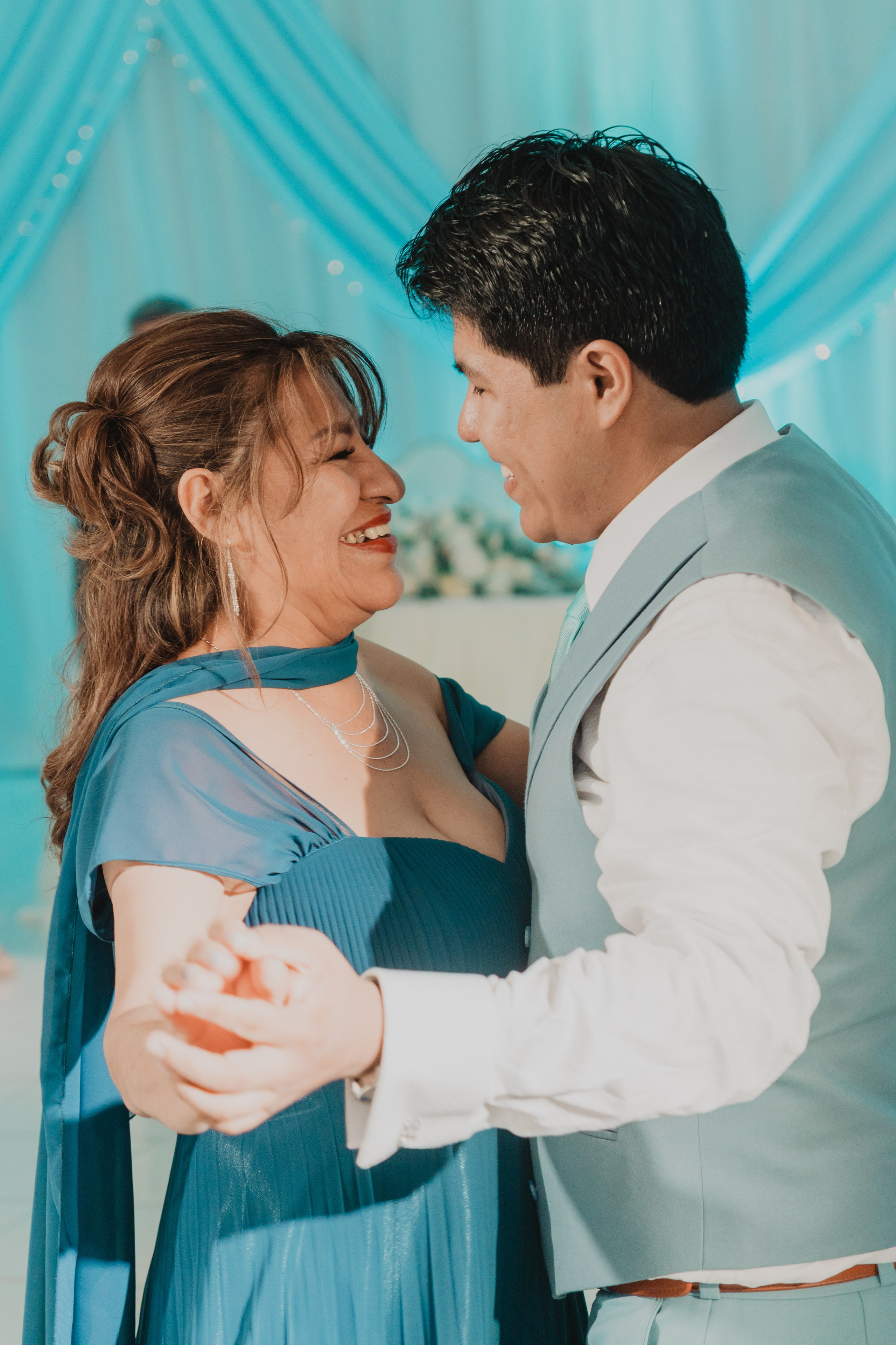 STEISY + EMMANUEL | BODA RELIGIOSA. Studio KVTA | Fotografía y Video de Bodas en Arequipa