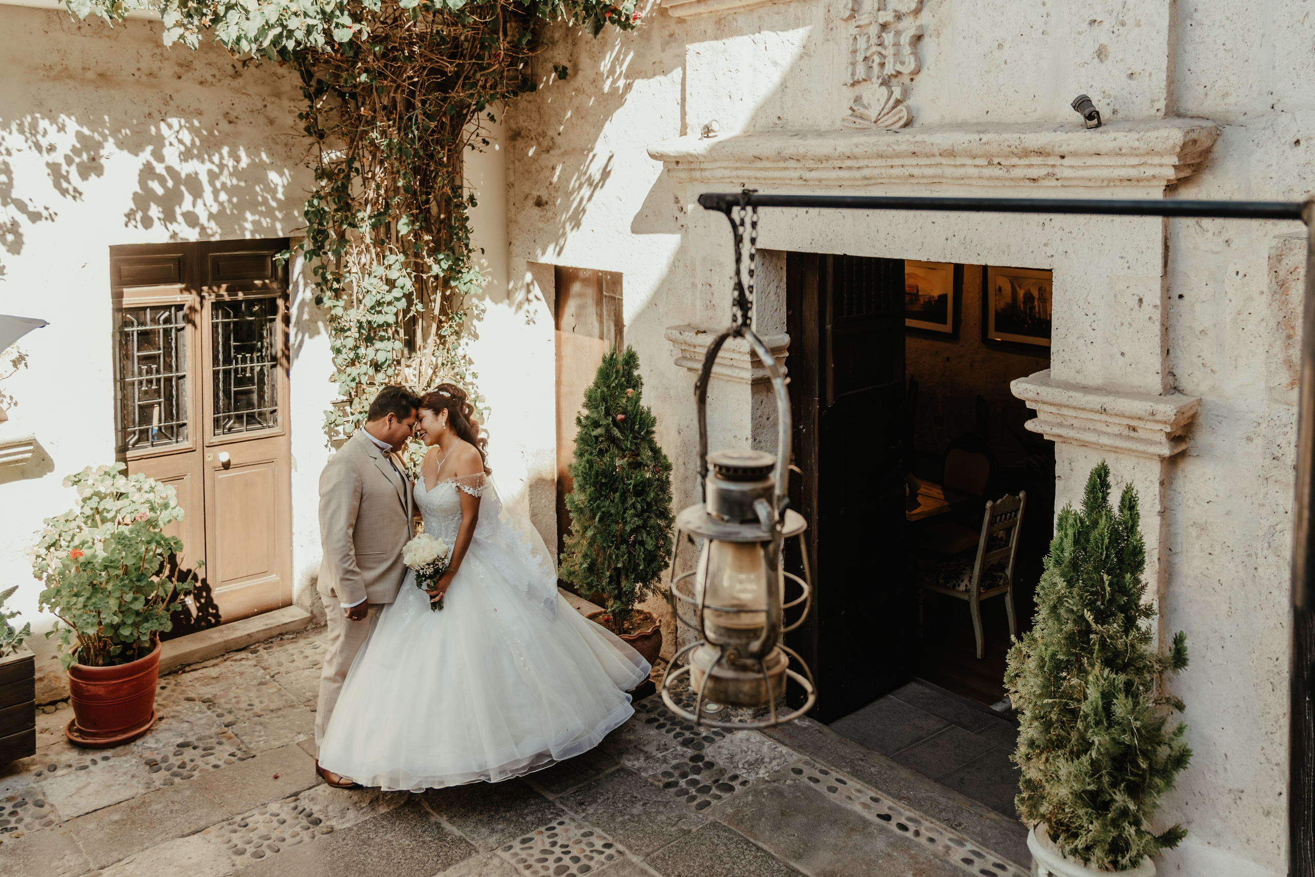 VANESSA + FRANKLIN BODA RELIGIOSA. Studio KVTA | Fotografía y Video de Bodas en Arequipa
