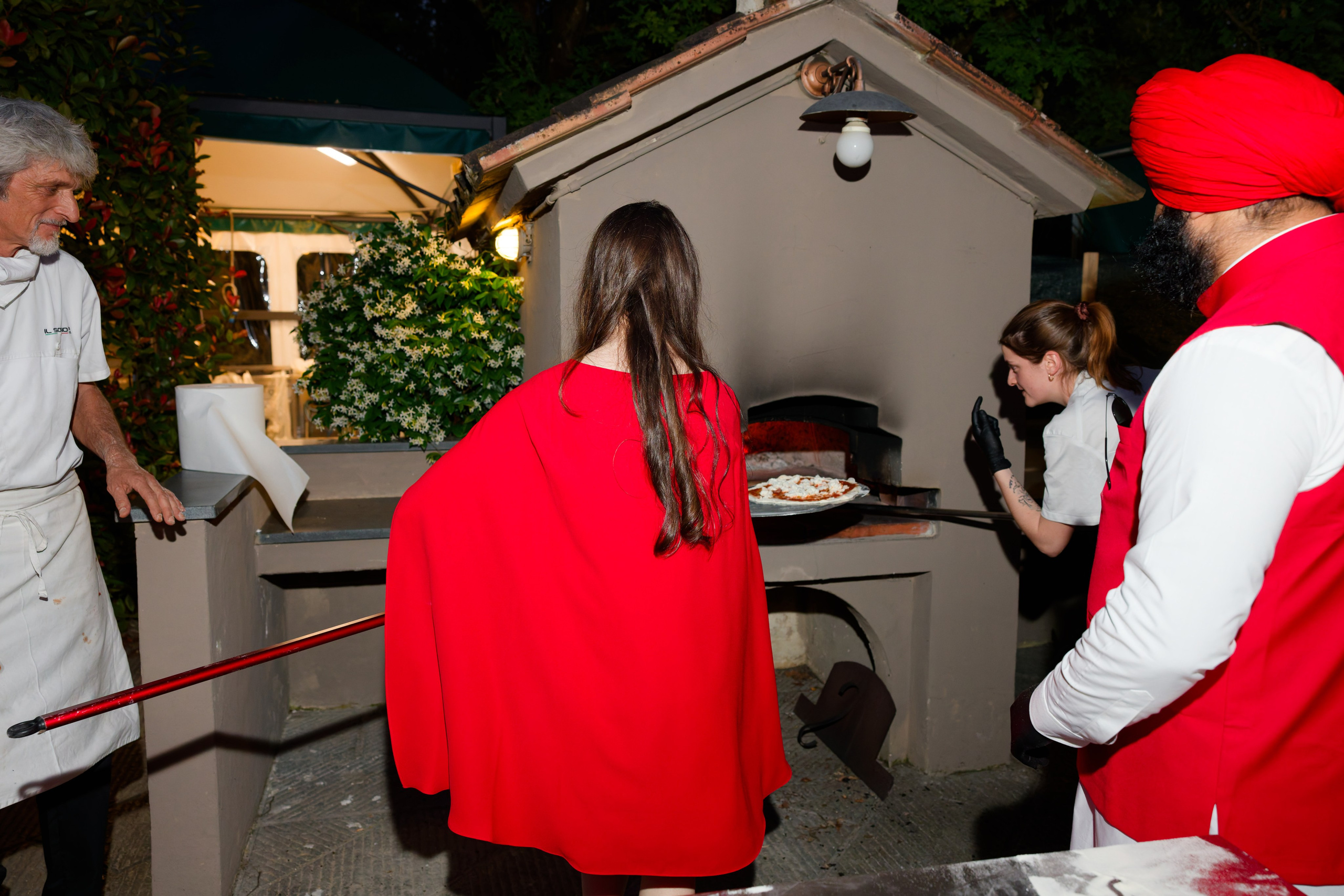 Pizza Party at Tenuta Massini, Florence, Italy. Destination Wedding Photographer — Nikita Burtsev
