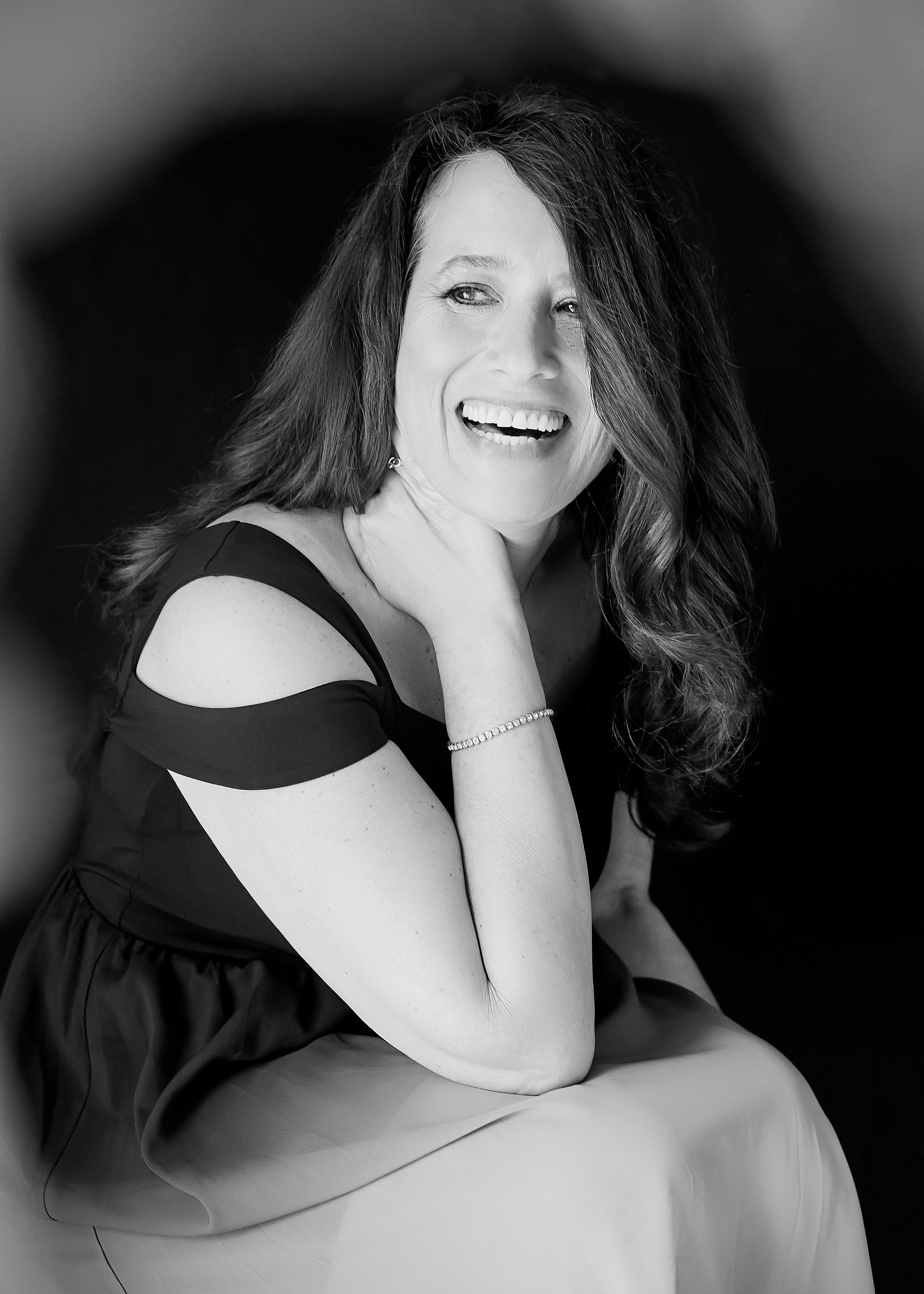 New Tecumseth Women's Portrait Photographer. Portrait and Personal Brand Photographer in Simcoe County, Ontario, Bobbi-jo Stuart