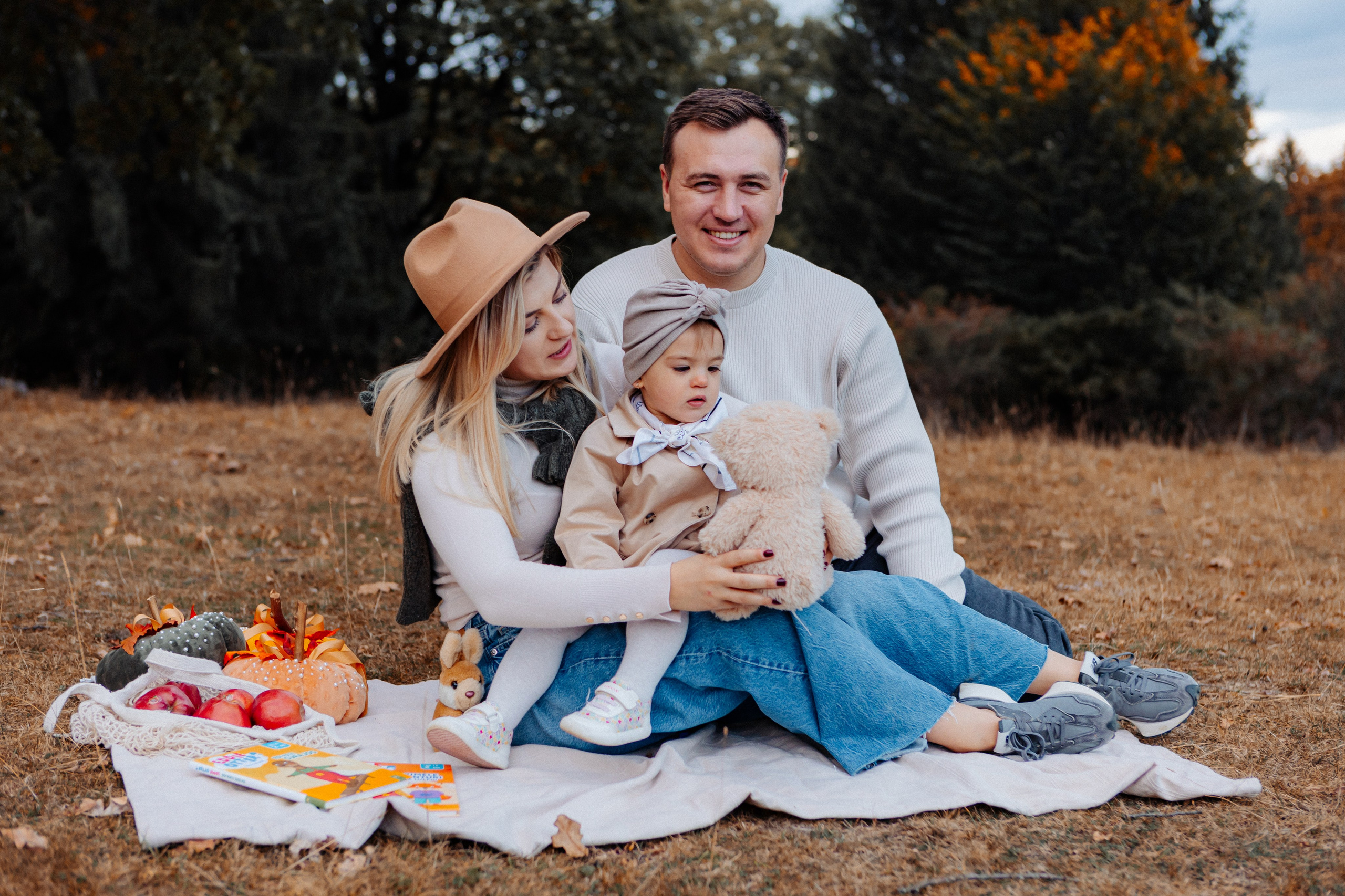 Dorina, Sergiu și Daria. Cristina Andronache fotograf Brașov fotograf de familie fotograf de nunta Brașov