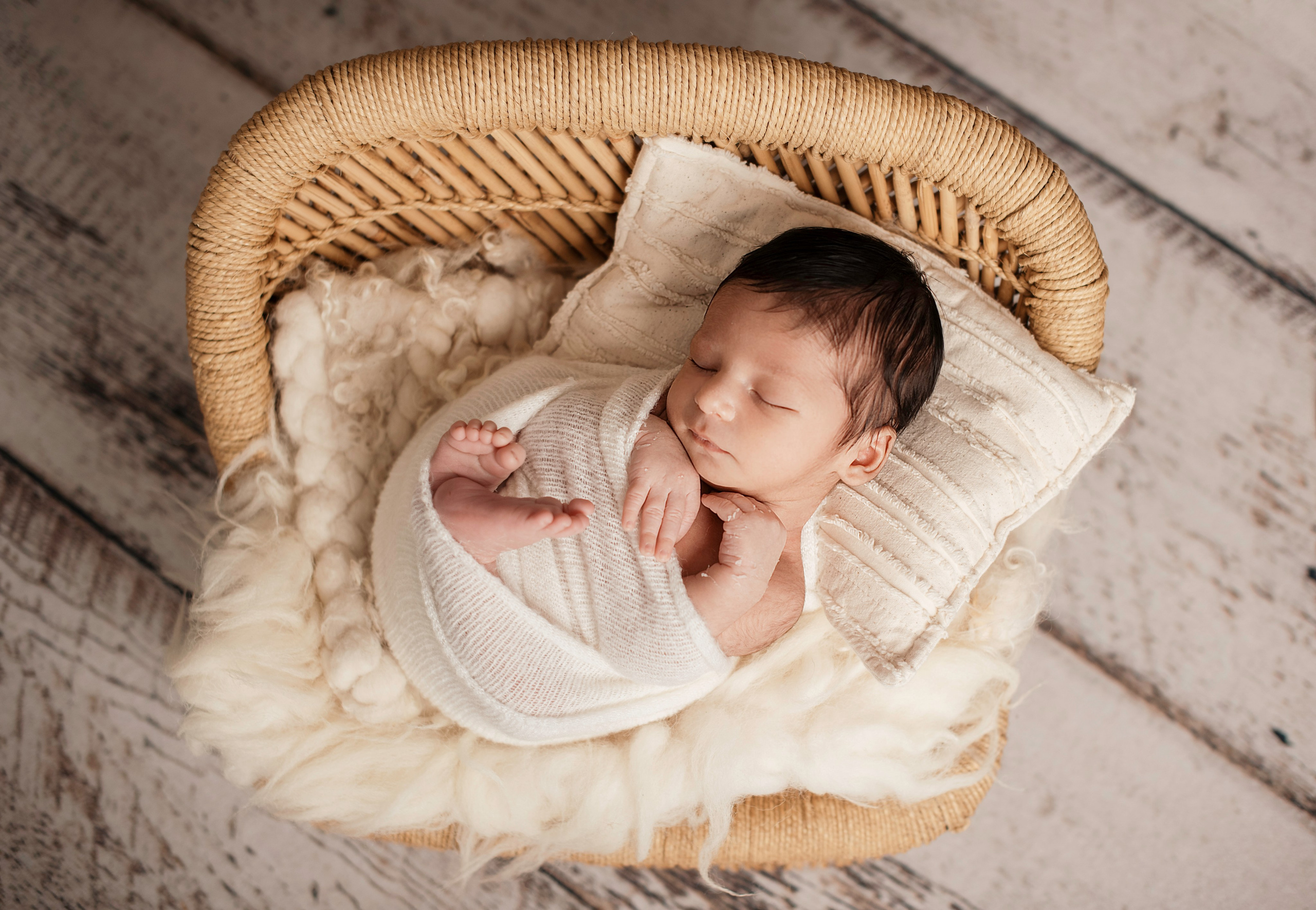 Koosha, 10 days. Newborn, pregnancy, family photographer in New Jersey