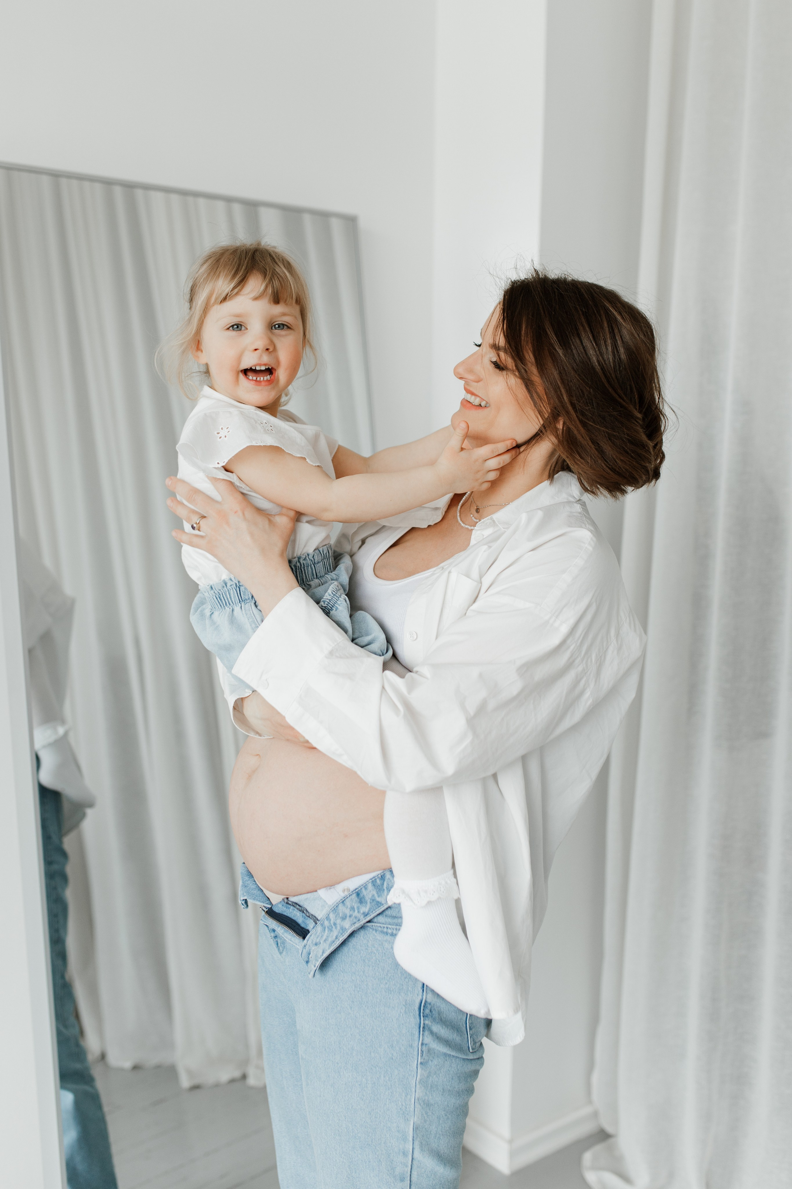 FAMILY IN A STUDIO. Dagneshi Photography
