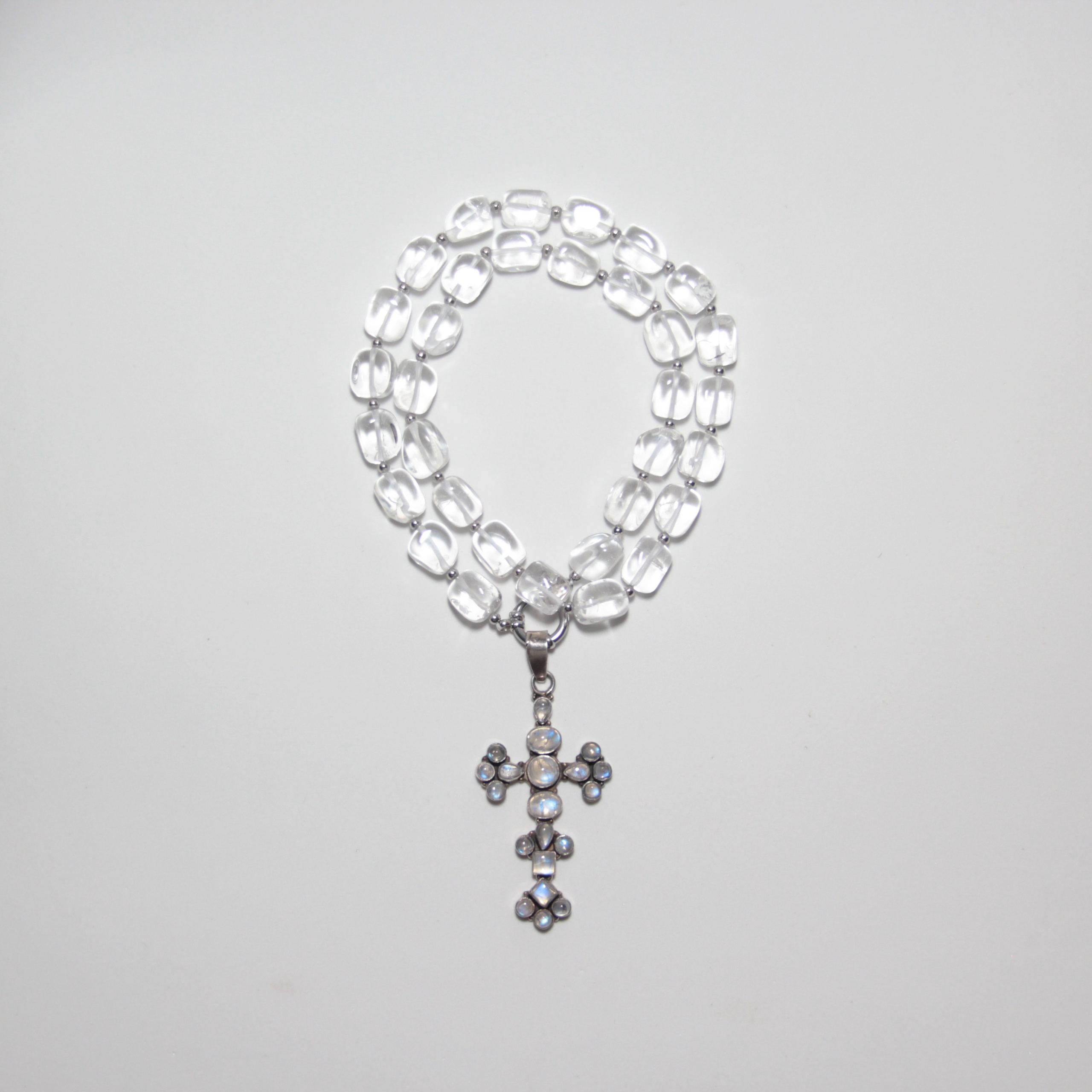 Moonlight. Современнные и актикварные украшения в Барселоне, Москве и Санкт-Петербурге