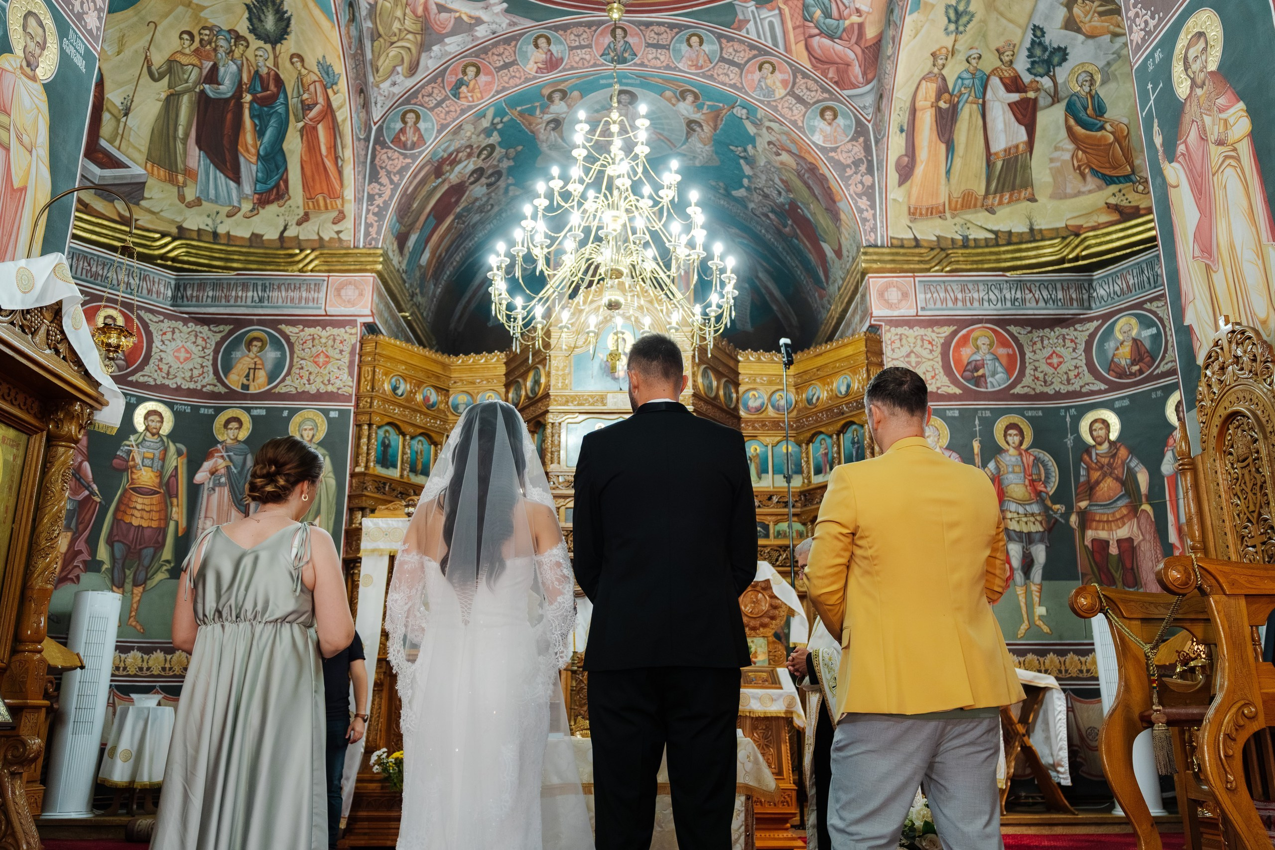 Catalina & Sebi. Ionut Cimpoes FOTOGRAF