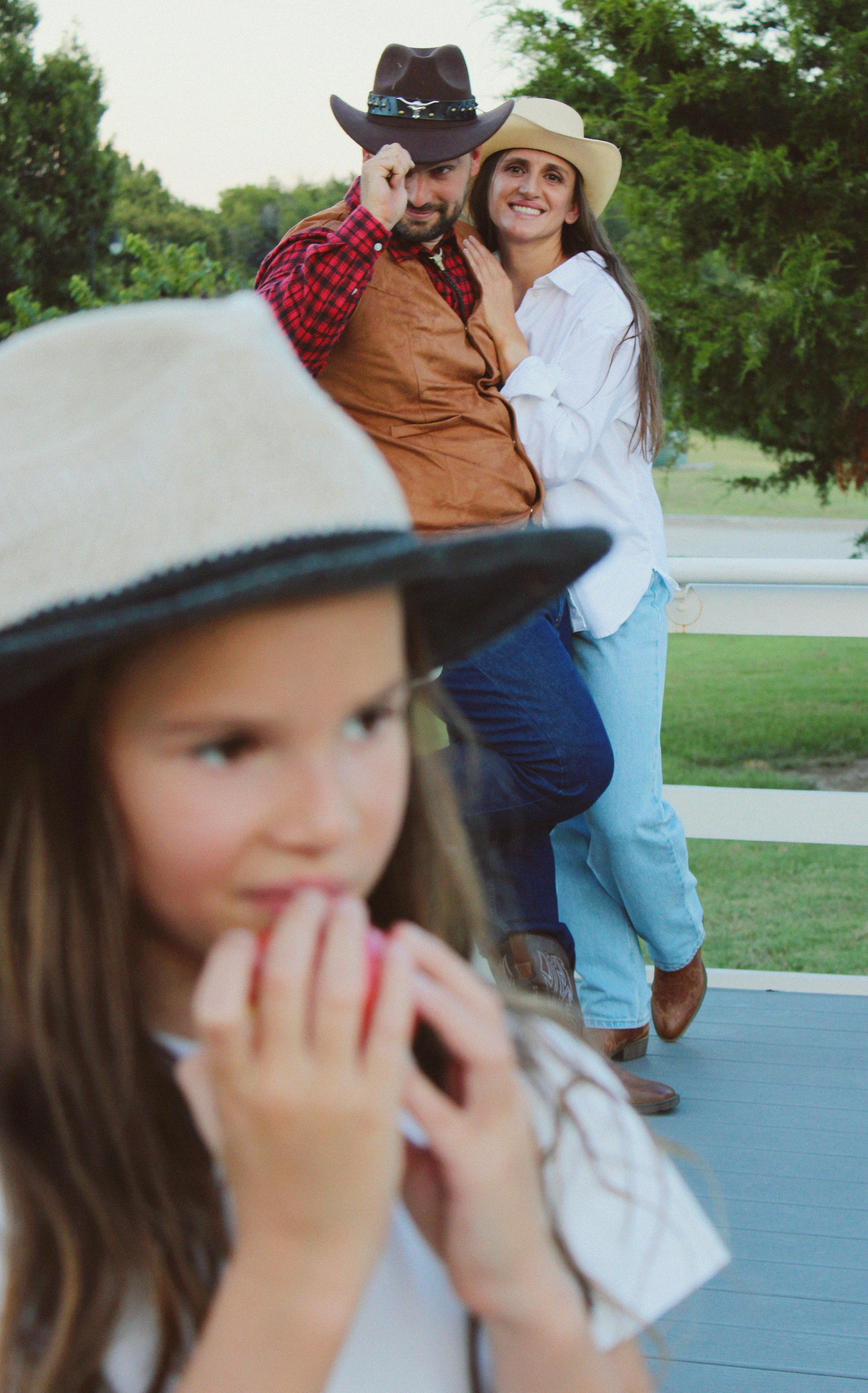Texas Countryside Family Photoshoot in Cowboy Style. Lana Petrychenko — Portrait & Family Photographer. Valencia, Spain