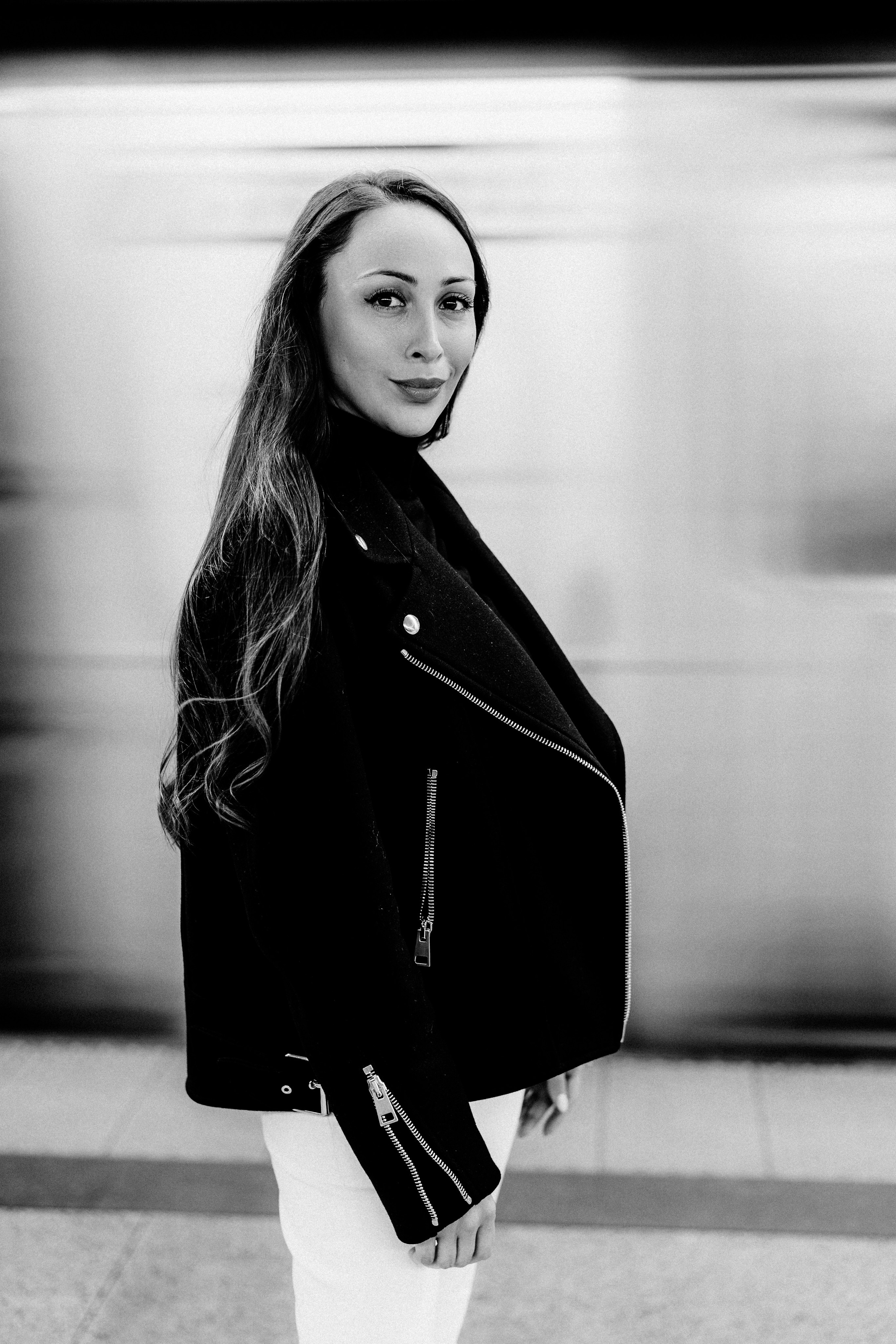 NYC subway. Videographer and photographer in New York // MAKAROV.VIDEO