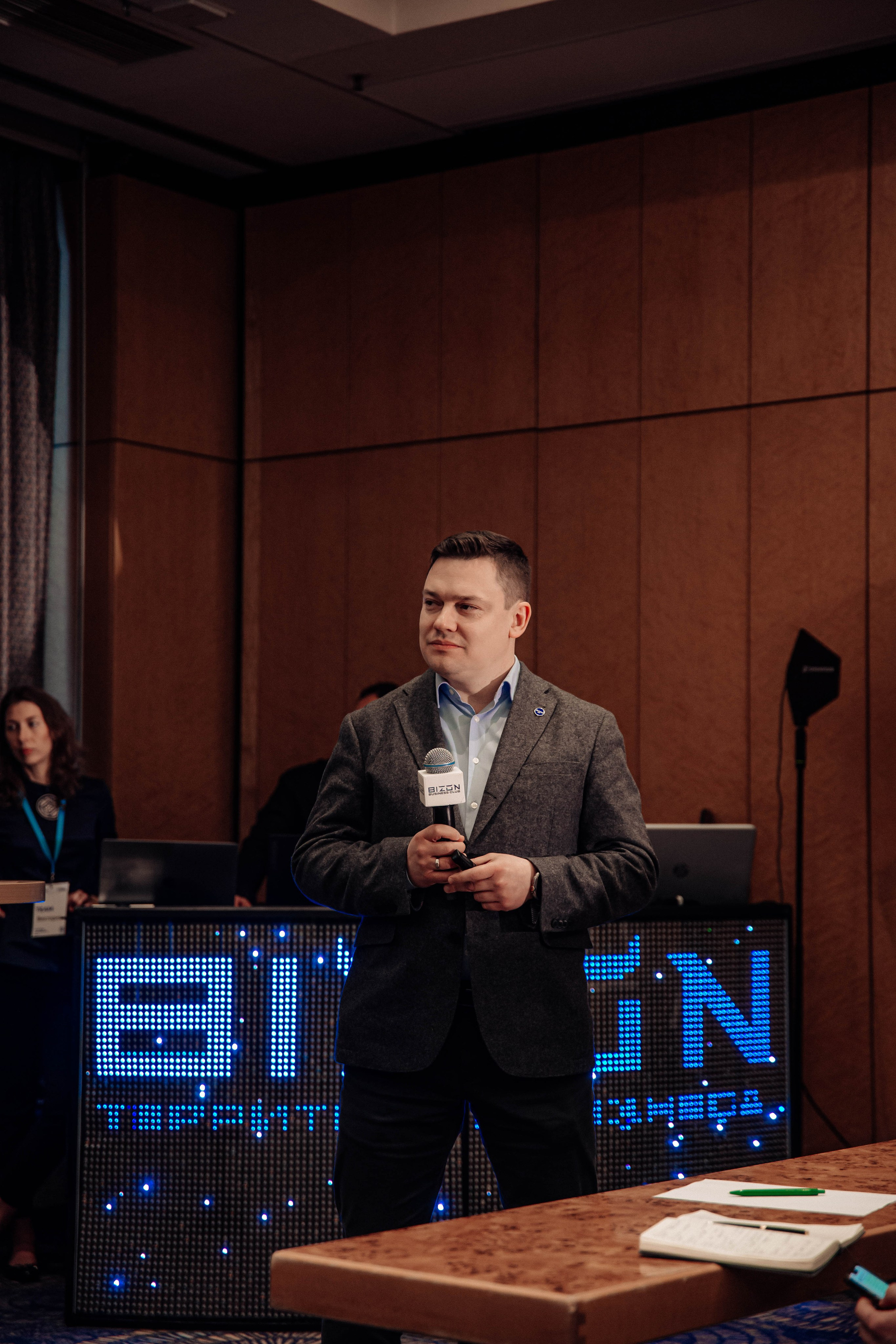 Club Bizon. Portrait family photographer in Berlin Elena Zakh