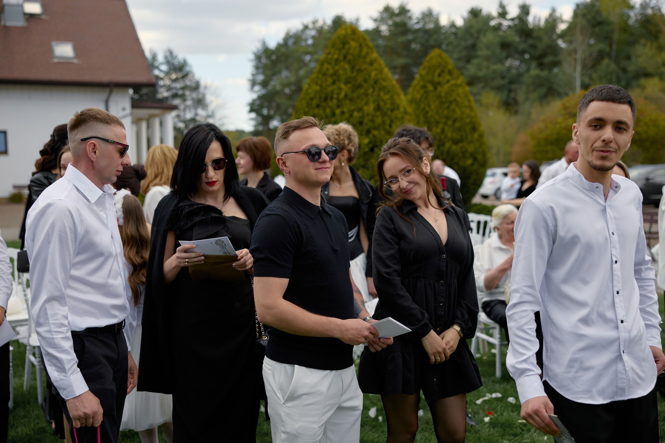 Natalia & Roman. Dworek przy lesie. Fotograf ślubny i rodzinny w Krakowie Yana Klymova