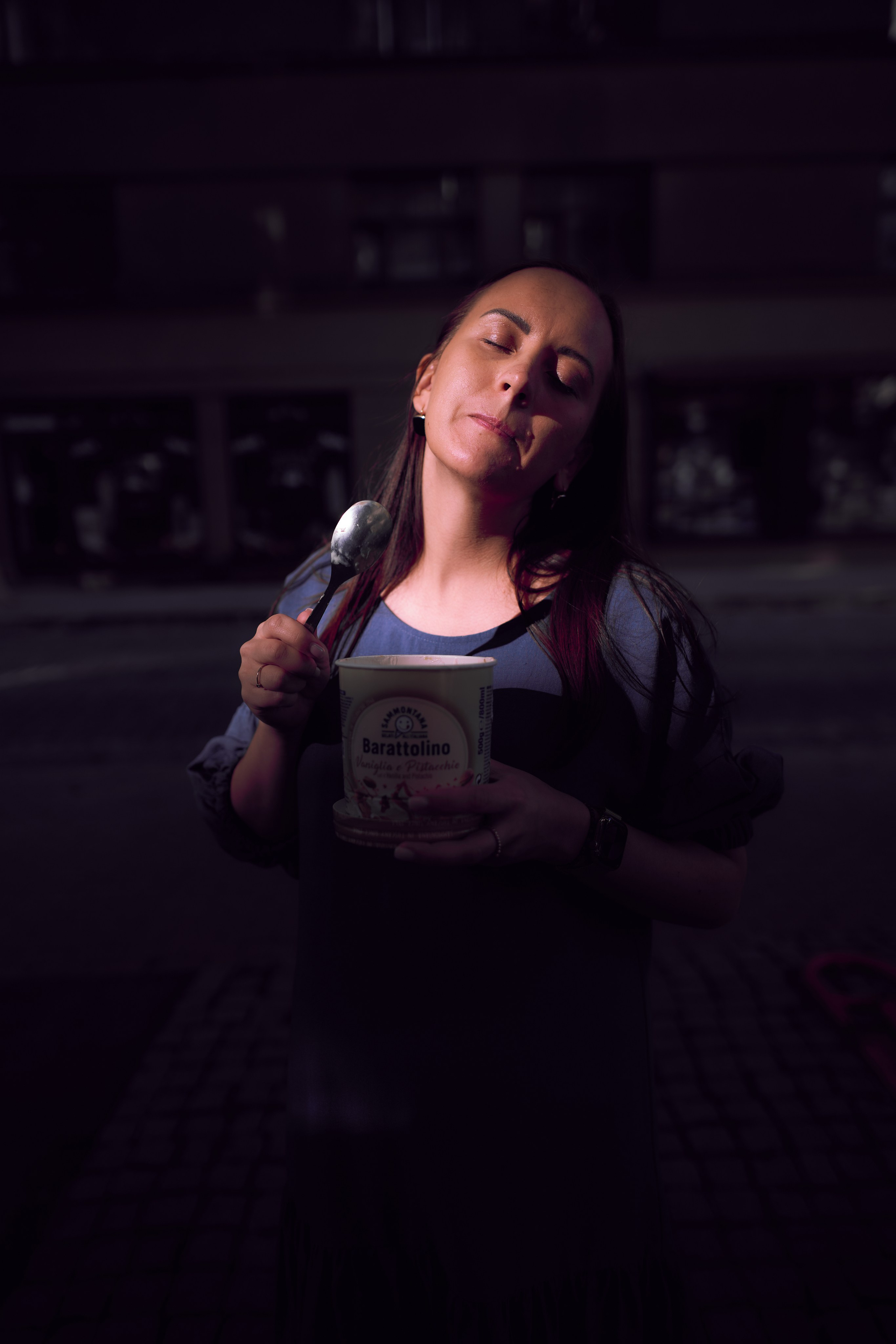 Portrait photographer in Riga. Photographer in Doha, Qatar