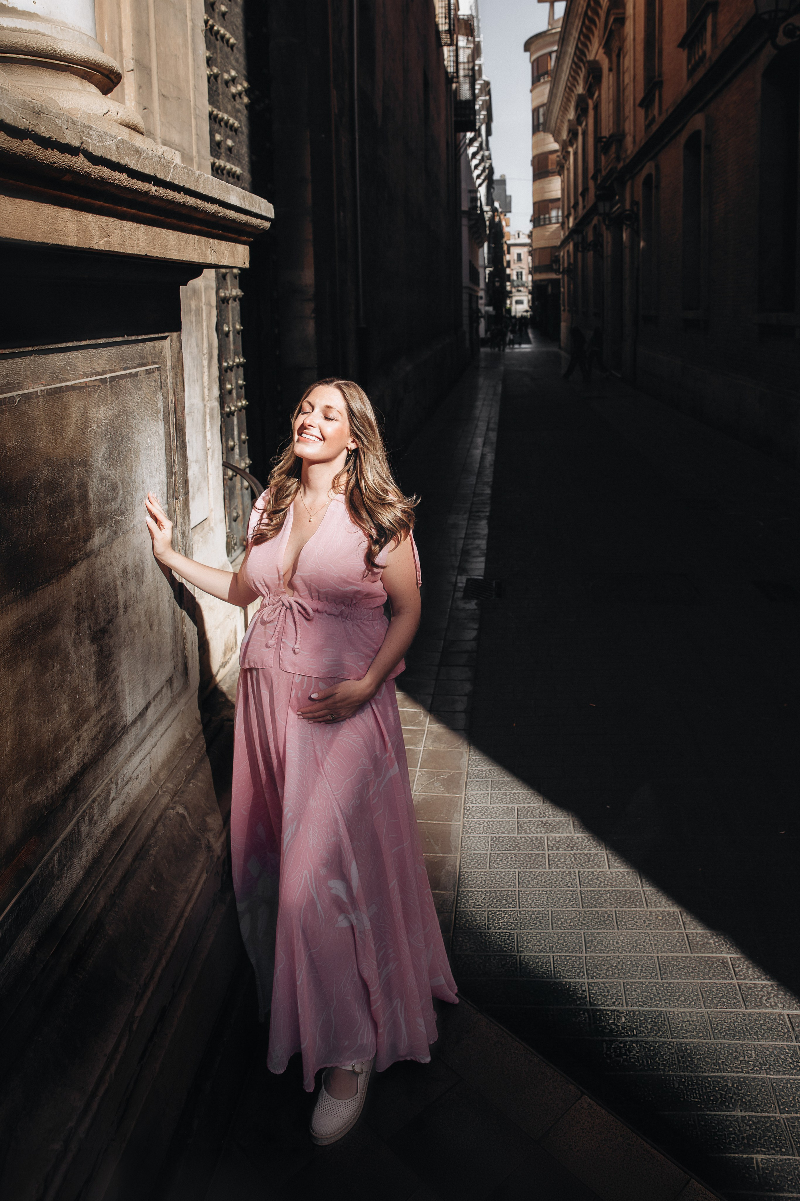 Hermosa Fotografía de Embarazo por Julia Gnatenko | Sesiones de Maternidad en Valencia, Alicante, Barcelona. Julia Gnatenko — Fotógrafa en Valencia, Alicante, Barcelona, España y Europa