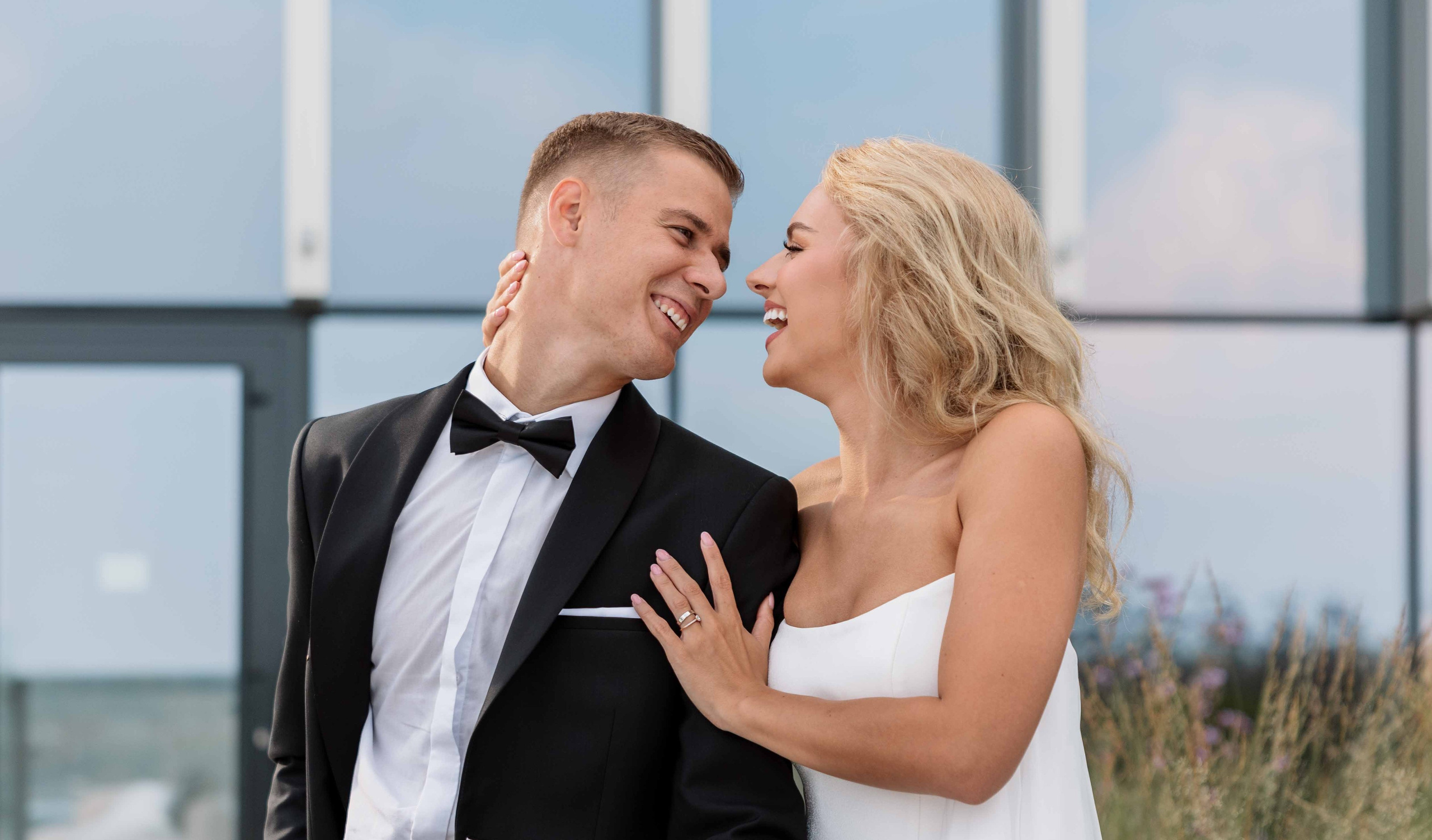 Modernios lokacijos fotosesijai Vilniuje. Framed by Evelina | Vestuvių fotografė