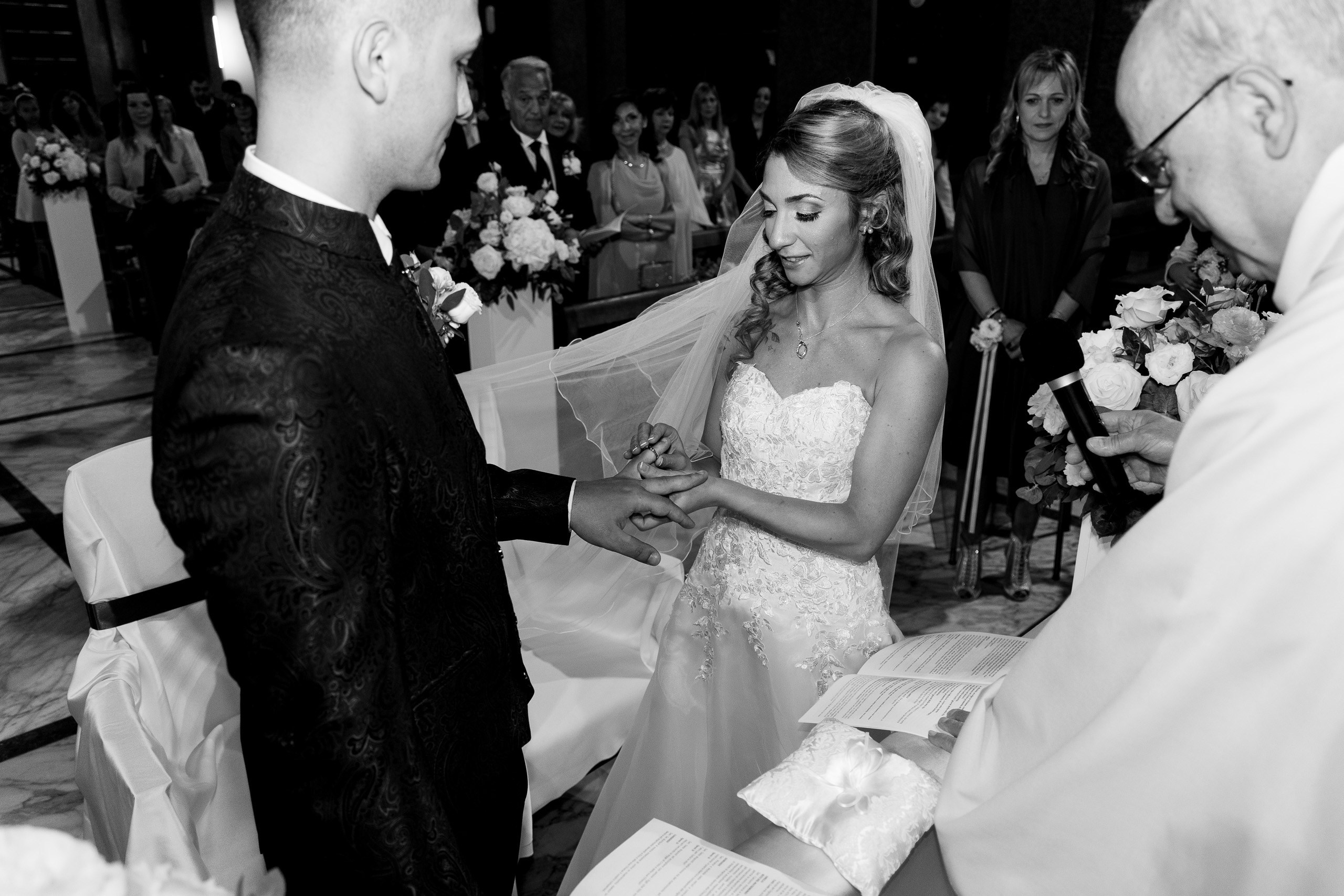 Si lo voglio. Fotografa di matrimonio a Milano e in Lombardia. Racconto matrimoni con uno stile naturale, elegante e senza pose forzate