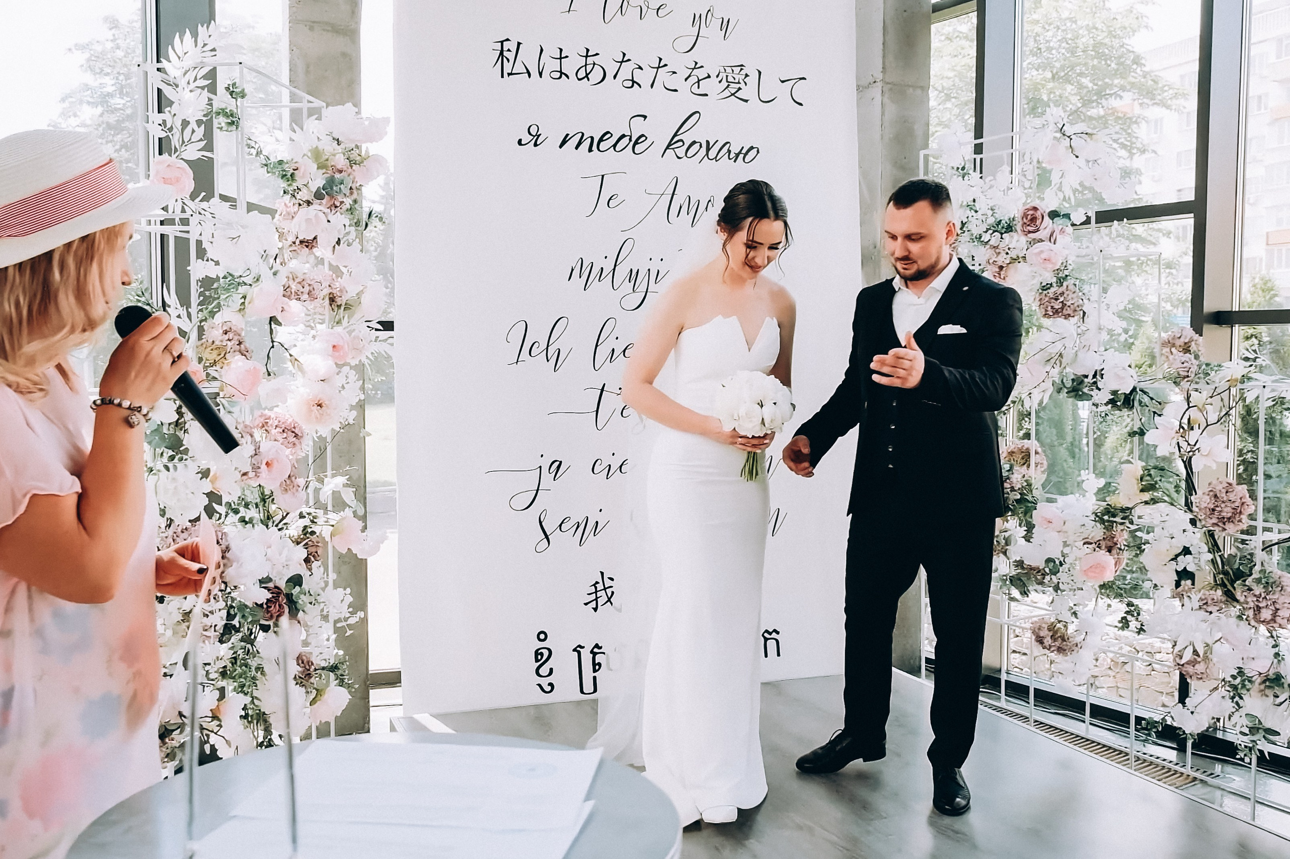 White Wedding. Wedding and Family Photograph