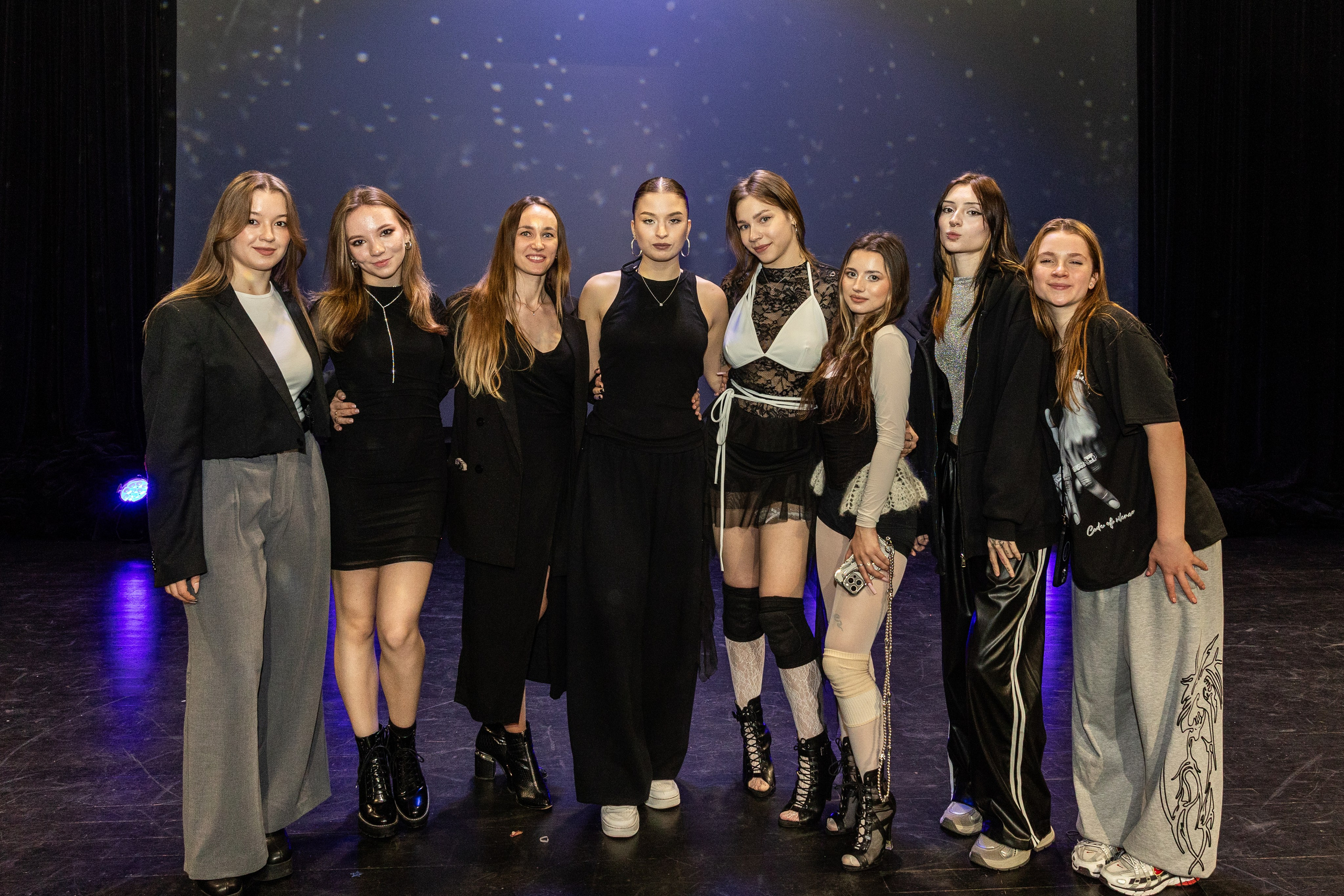 LEO DANCE SHOW WINTER 2025. Семейный и детский фотограф в Варшаве Мила Бобровская