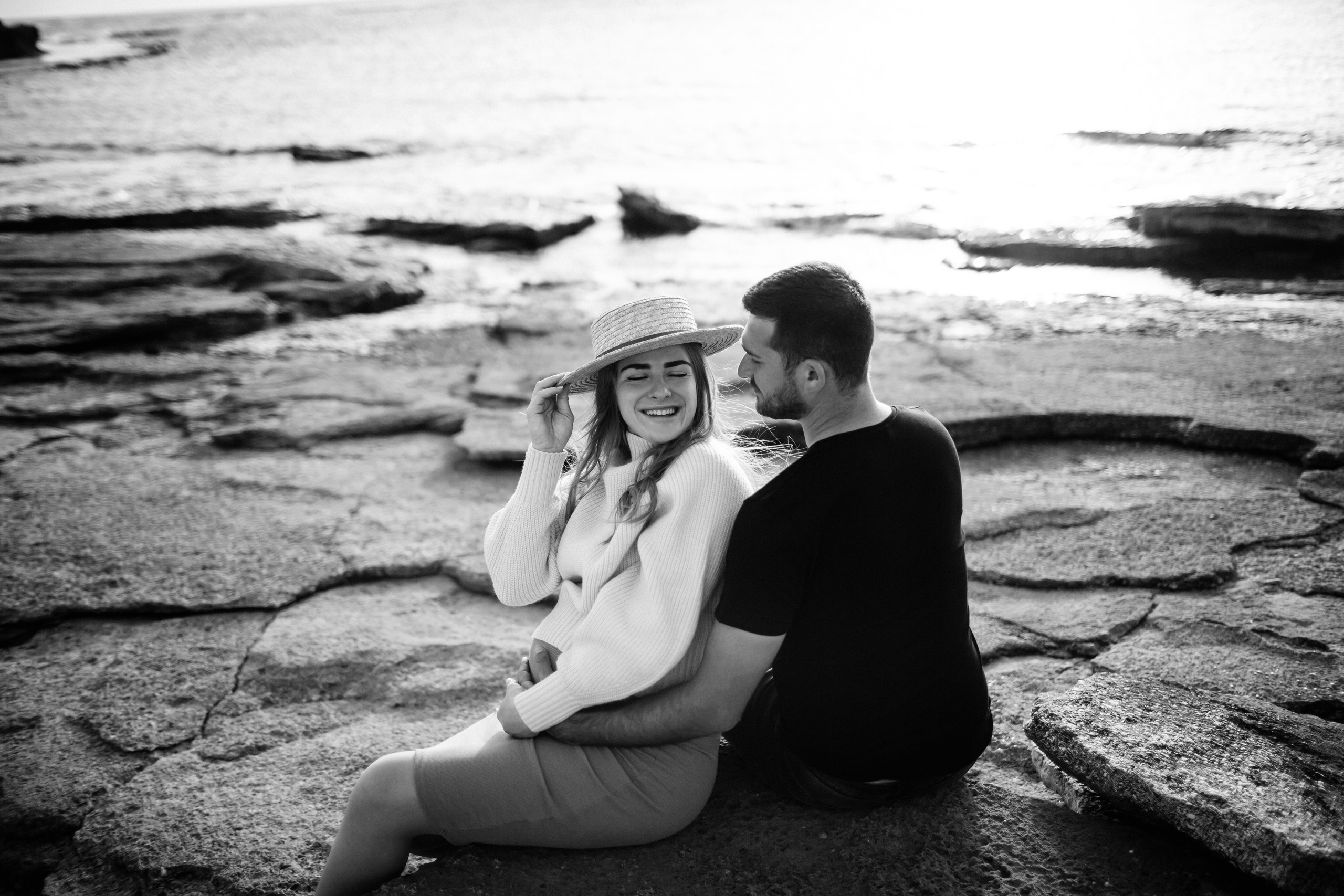 Sasha & Inna at HaBonim beach. Family photographer in Israel