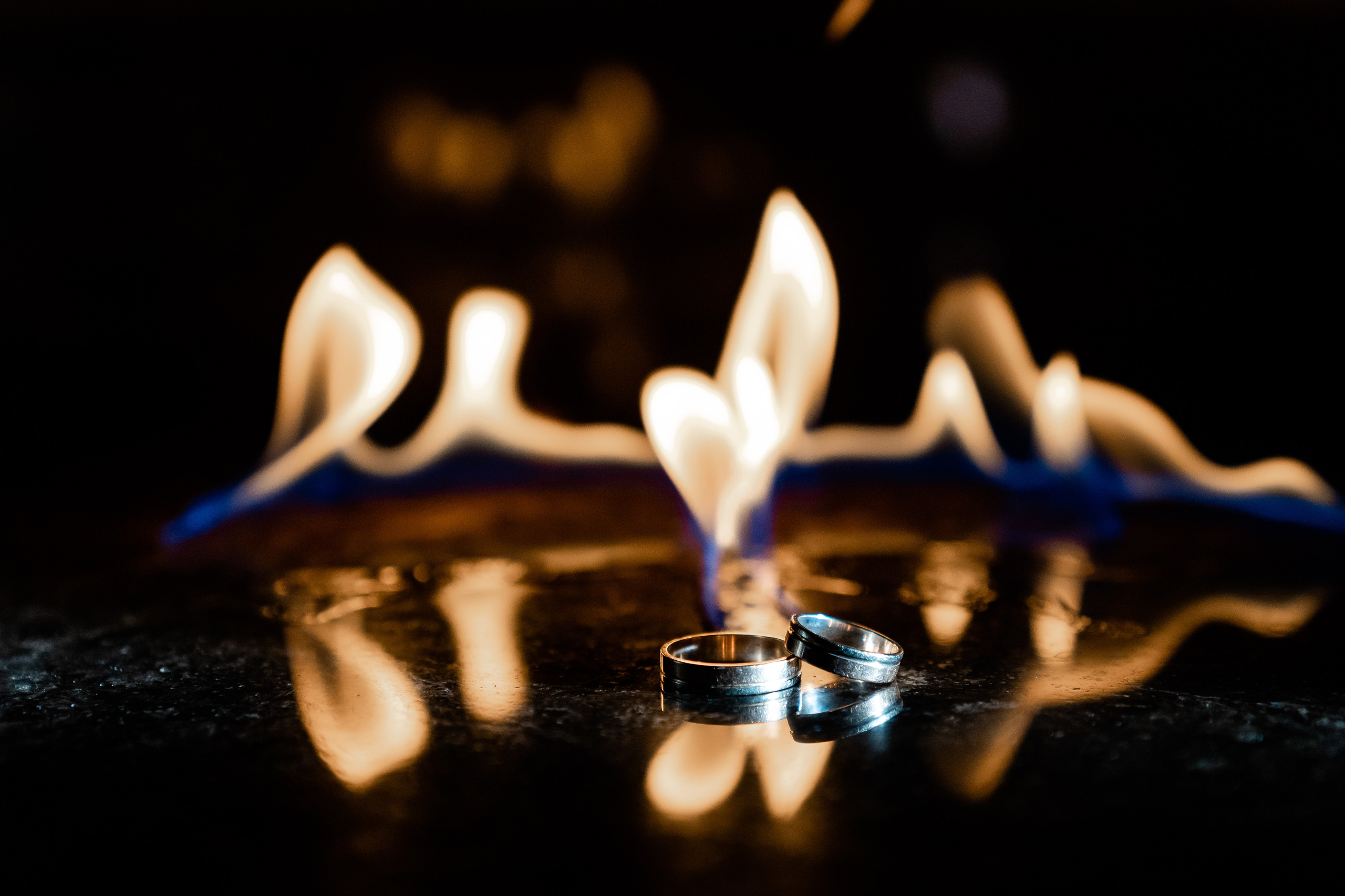 DER SCHÖNSTE HOCHZEITSTAG. Hochzeits- und Reportagefotograf für München, Regensburg, Deutschland RED LINE Media