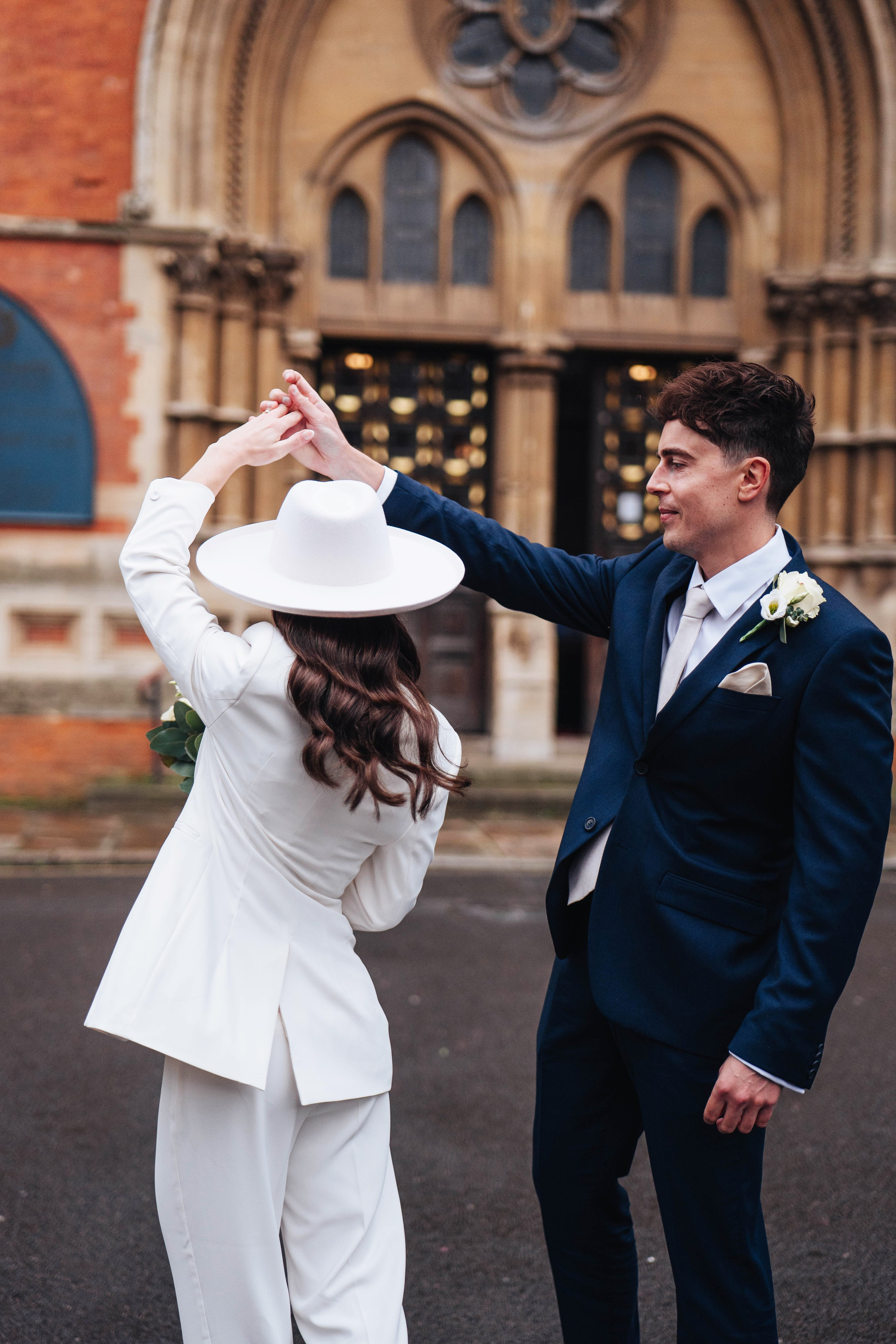 Stylish wedding in Islington, near Church close to Islington town hall