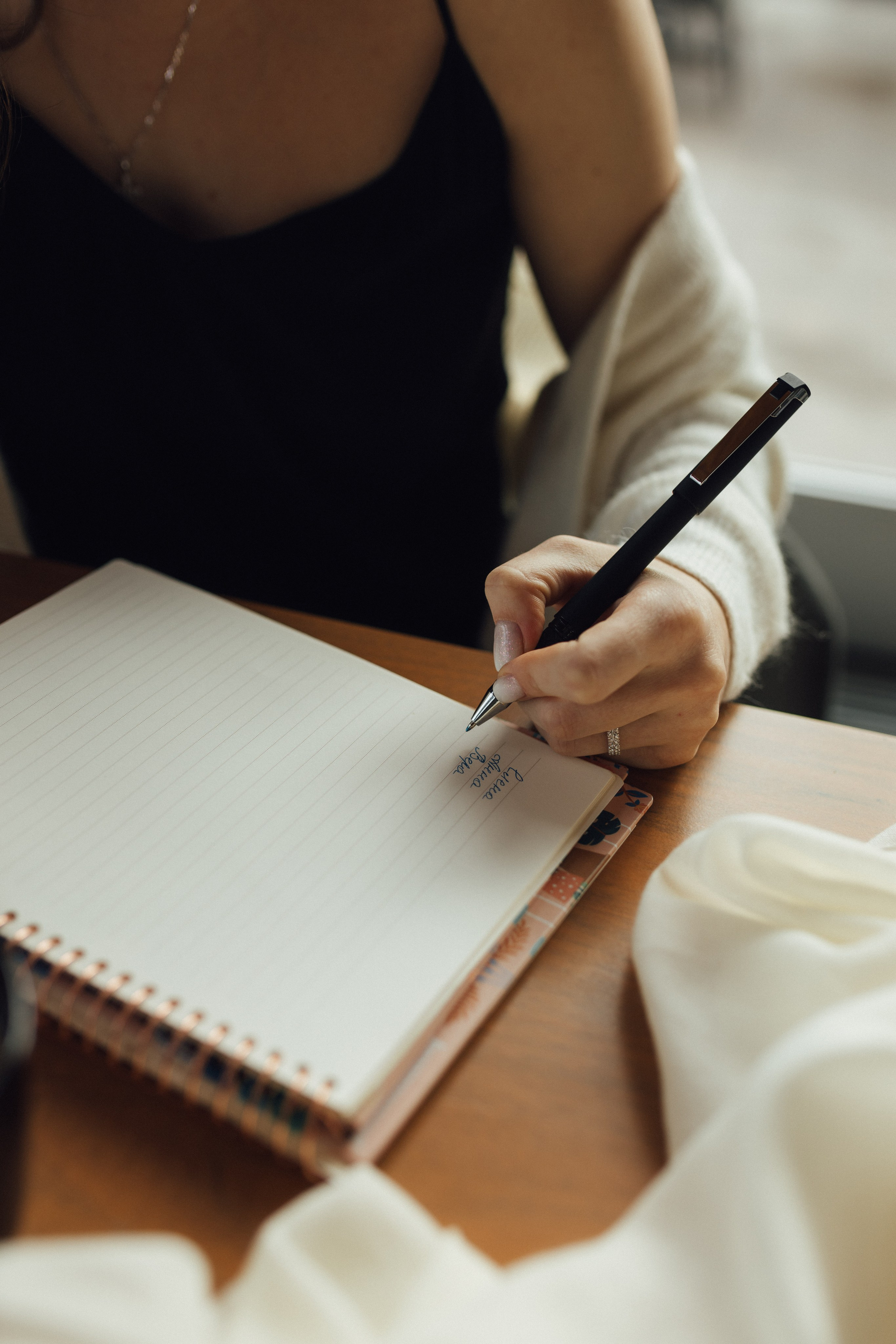 Home Maternity Photo shoot. Maternity, newborn photographer in the Bay Area|Iryna Rakivnenko