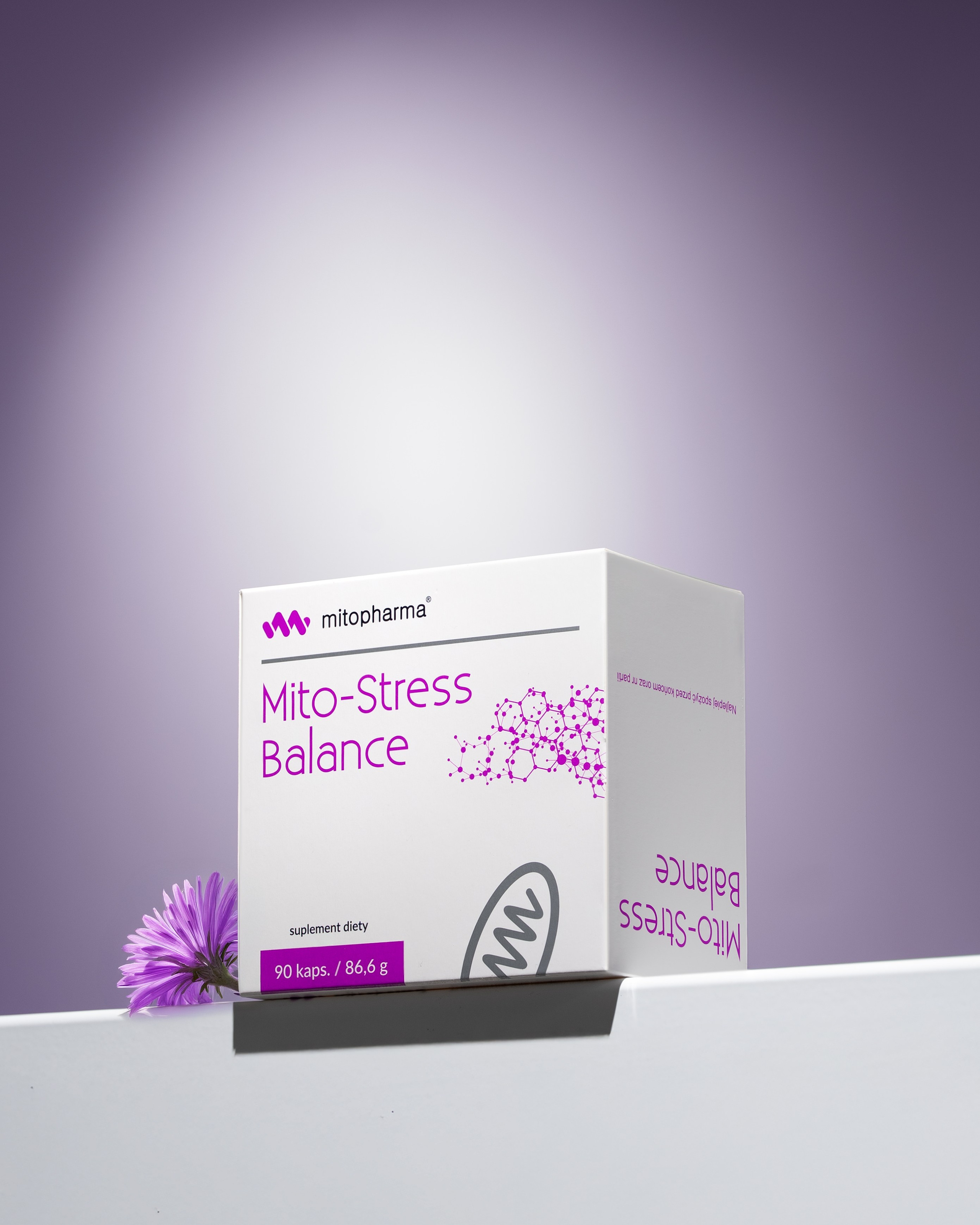 Fotografia produktowa opakowania farmaceutycznego w stylu minimalistycznym, wykonana w Focusiv Studio. Profesjonalne zdjęcia reklamowe produktów medycznych i suplementów – Gorzów Wielkopolski, Poznań, Szczecin, Zielona Góra, Wrocław.