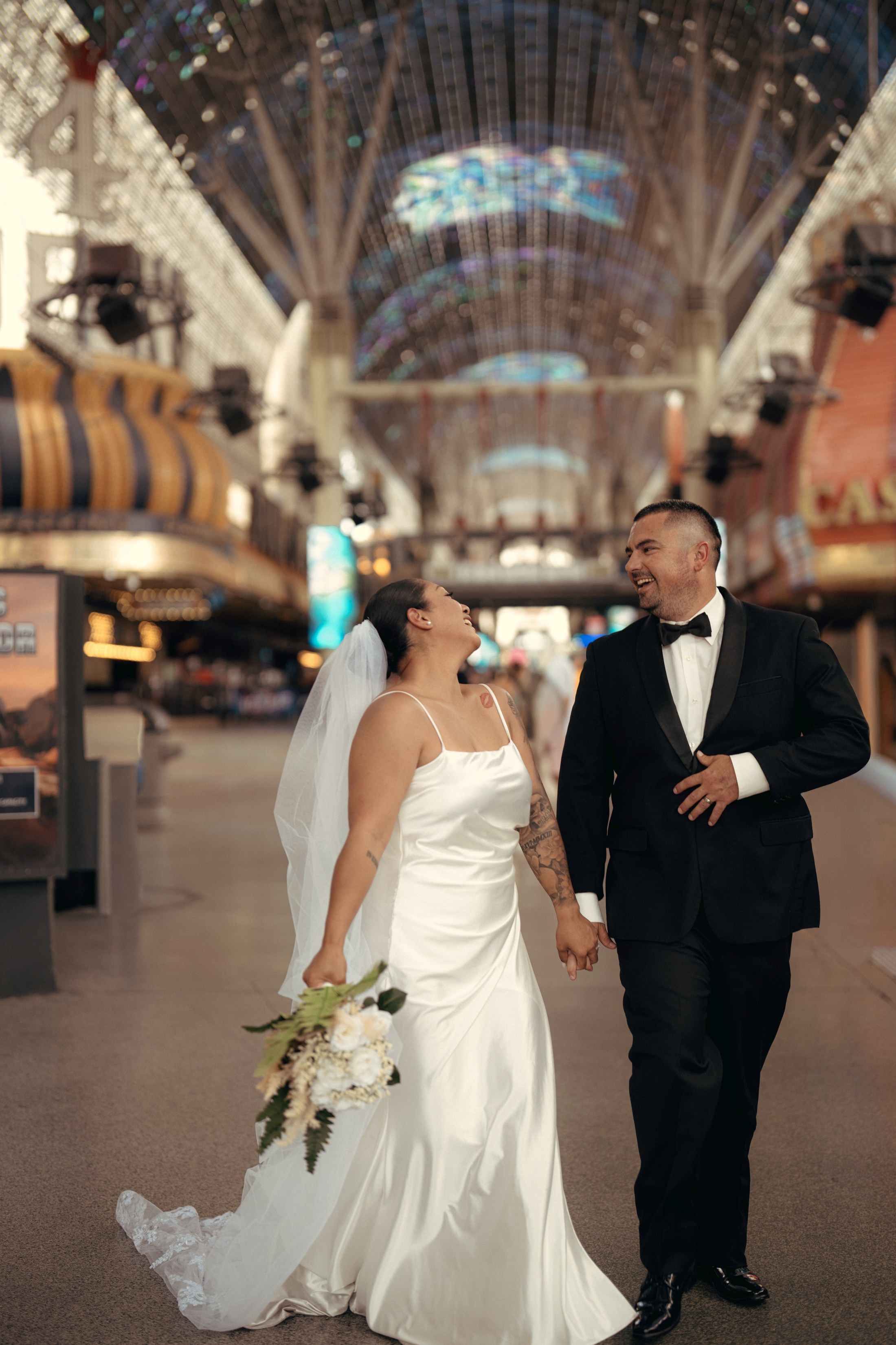 Noelani&Alex. Wedding & elopement photographer Viktoriya Kravtsov. Las Vegas